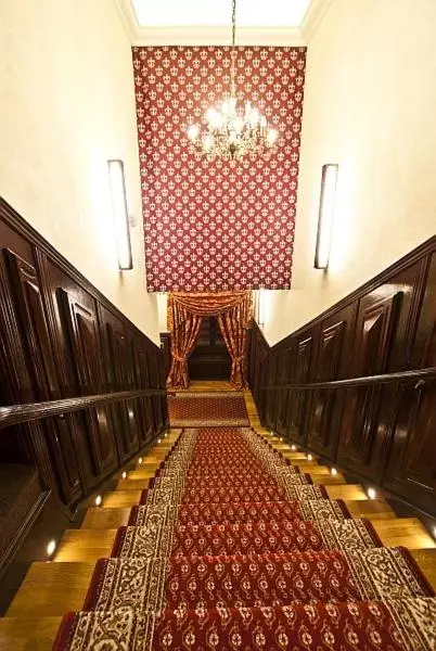 Zamek Uniejów Zamek Uniejów