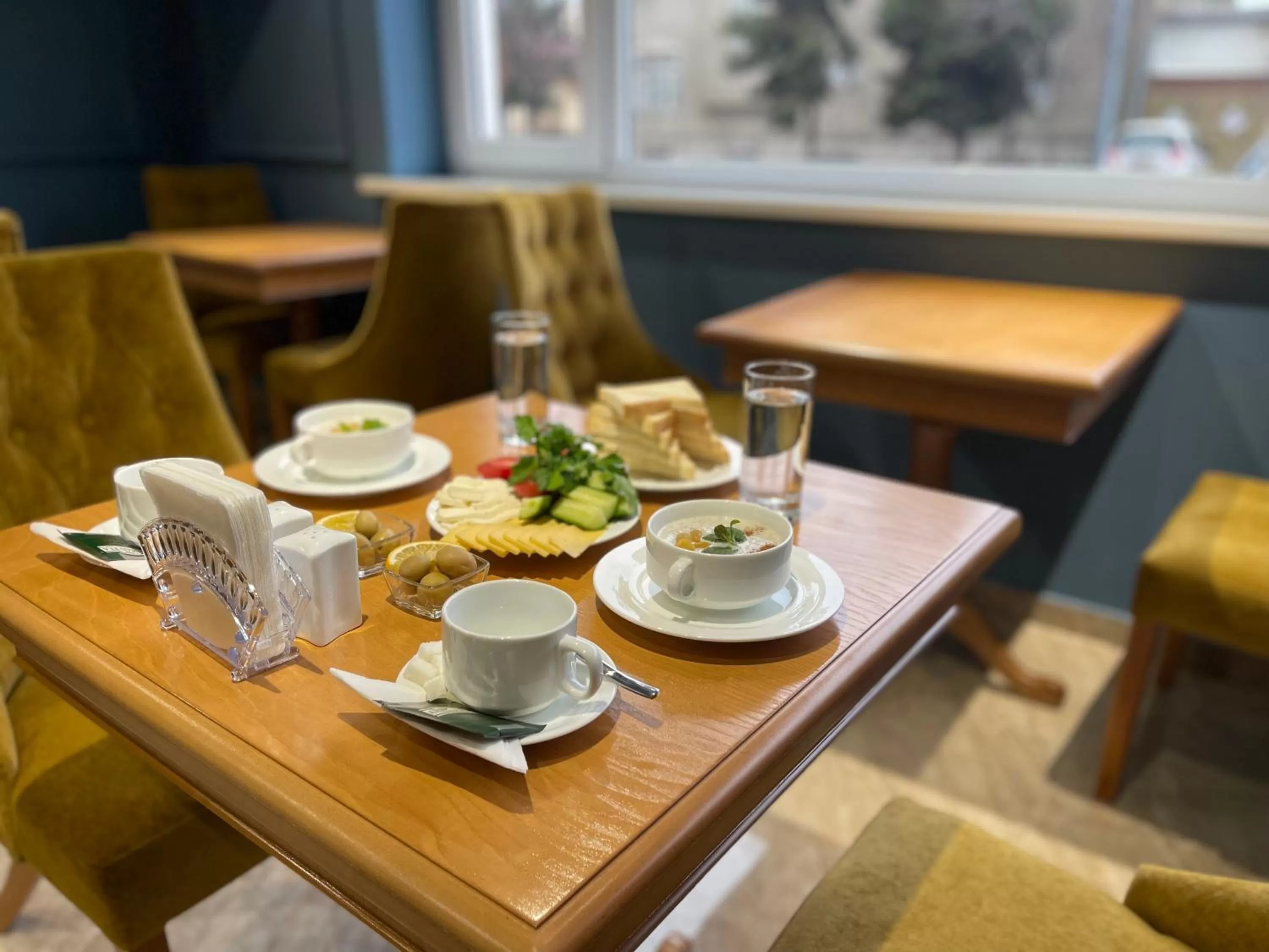 Restaurant/Places to Eat in Bristol Hotel Tashkent