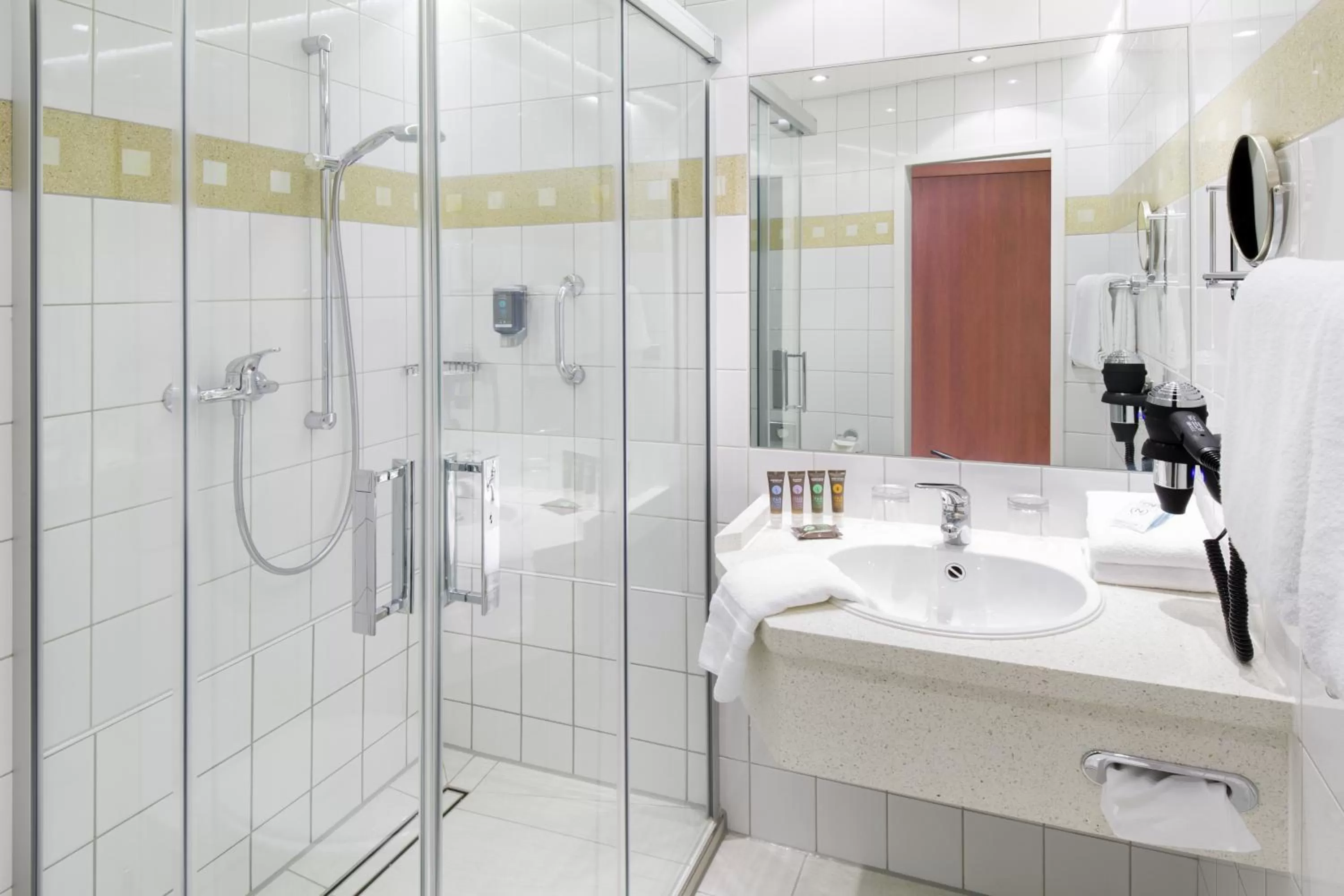 Bathroom in NOVOTEL Hildesheim City