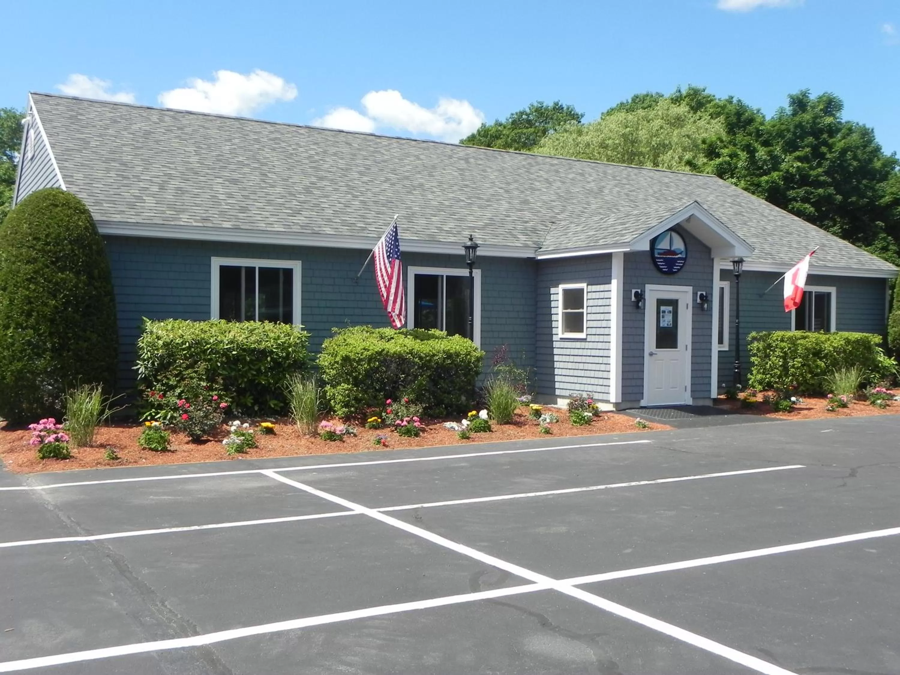 Swimming pool in Elmwood Resort Hotel