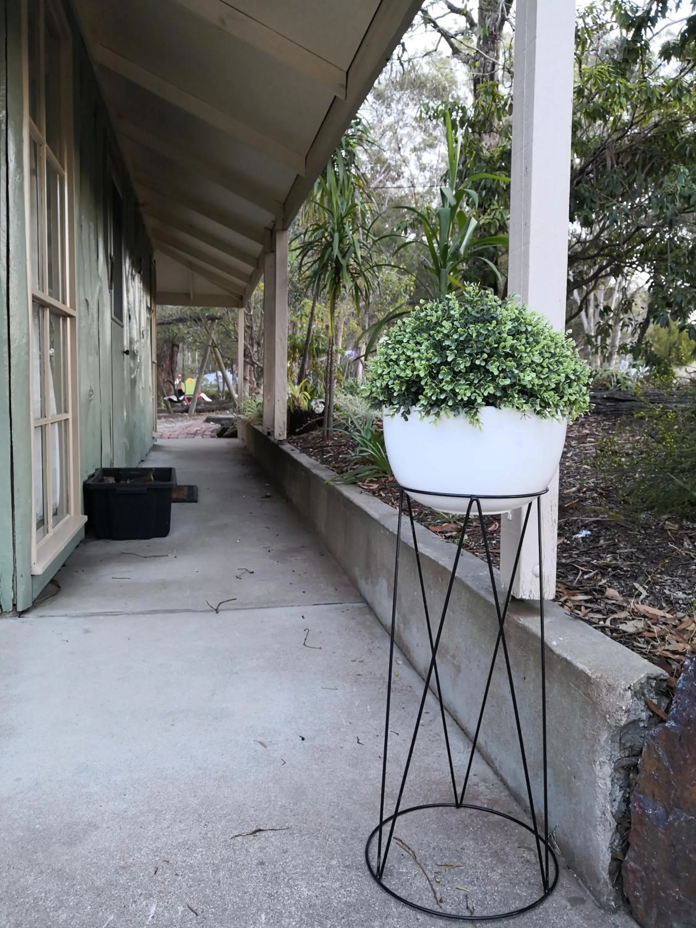 Patio in Kalimna Woods Cottages