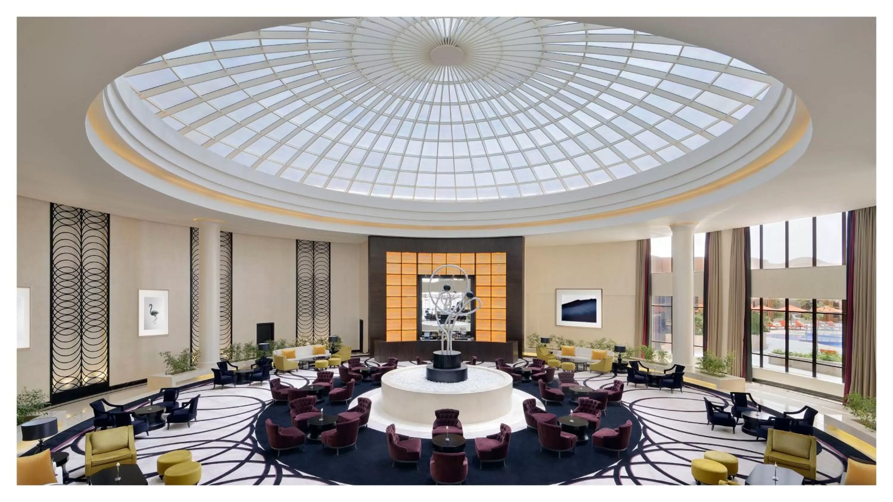 Lounge or bar in Voco - Riyadh by IHG