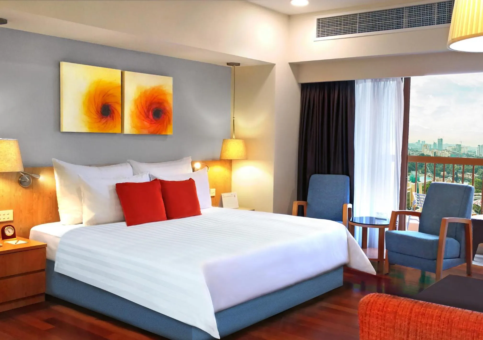 Balcony/Terrace, Bed in Sunway Pyramid Hotel