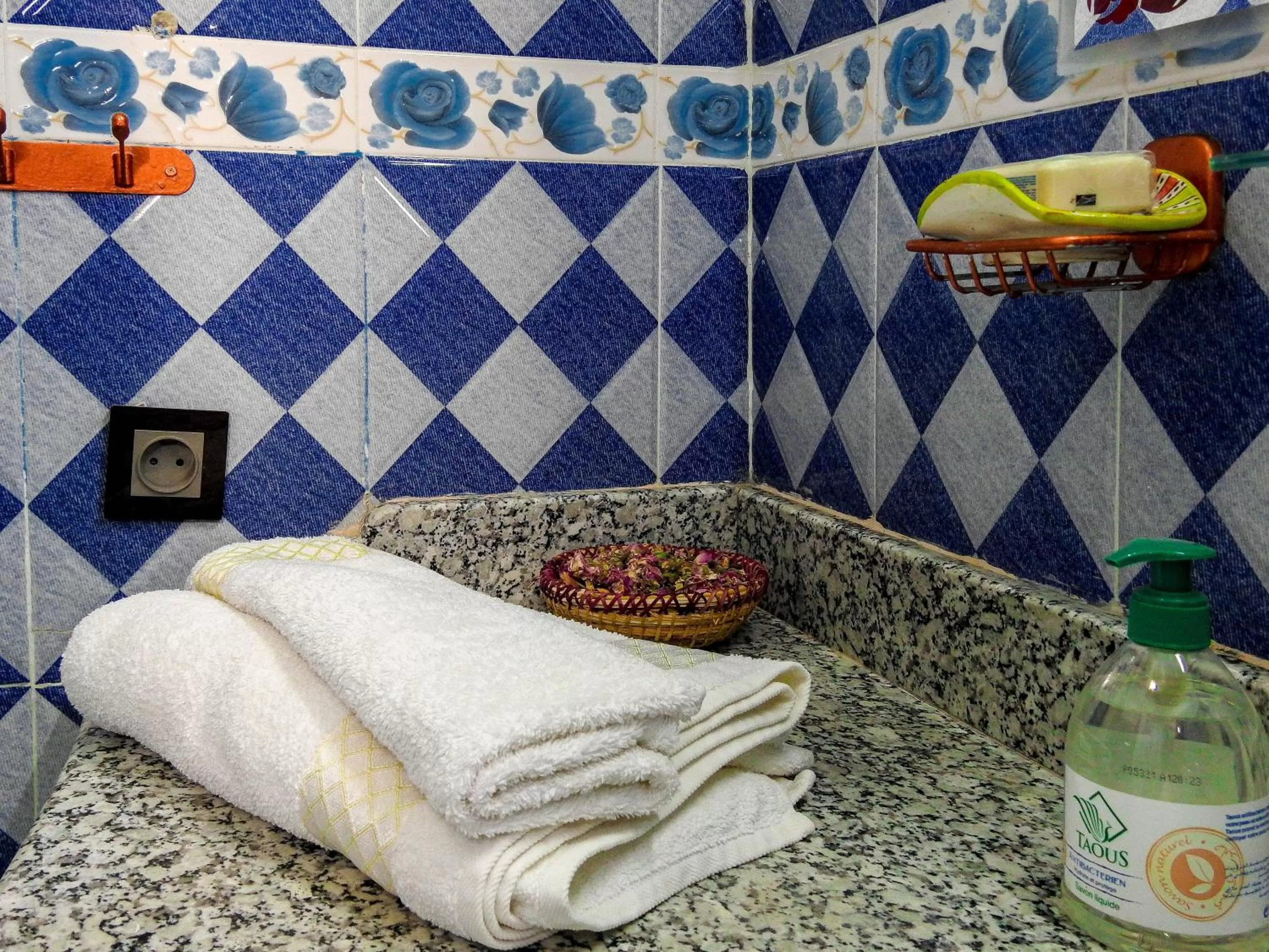 Bathroom, Bed in Le Bleu House