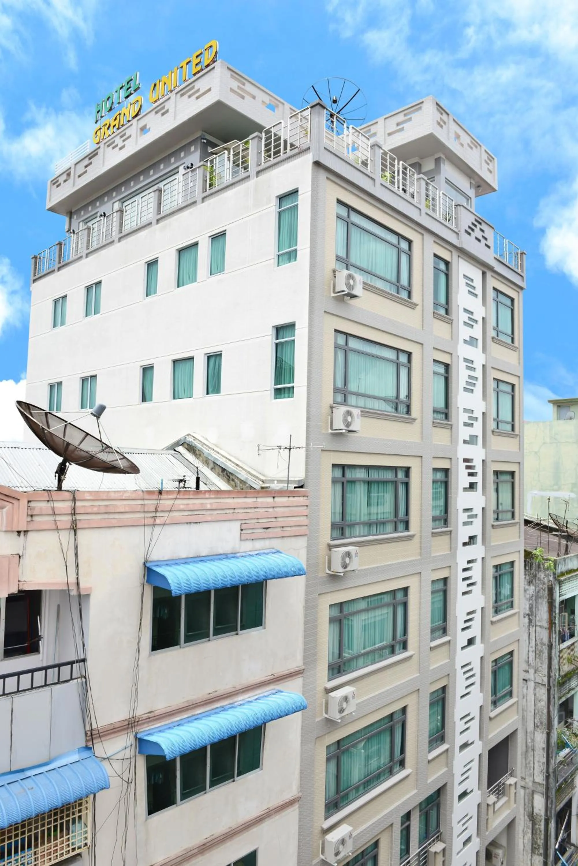 Facade/entrance in Hotel Grand United - 21st Downtown