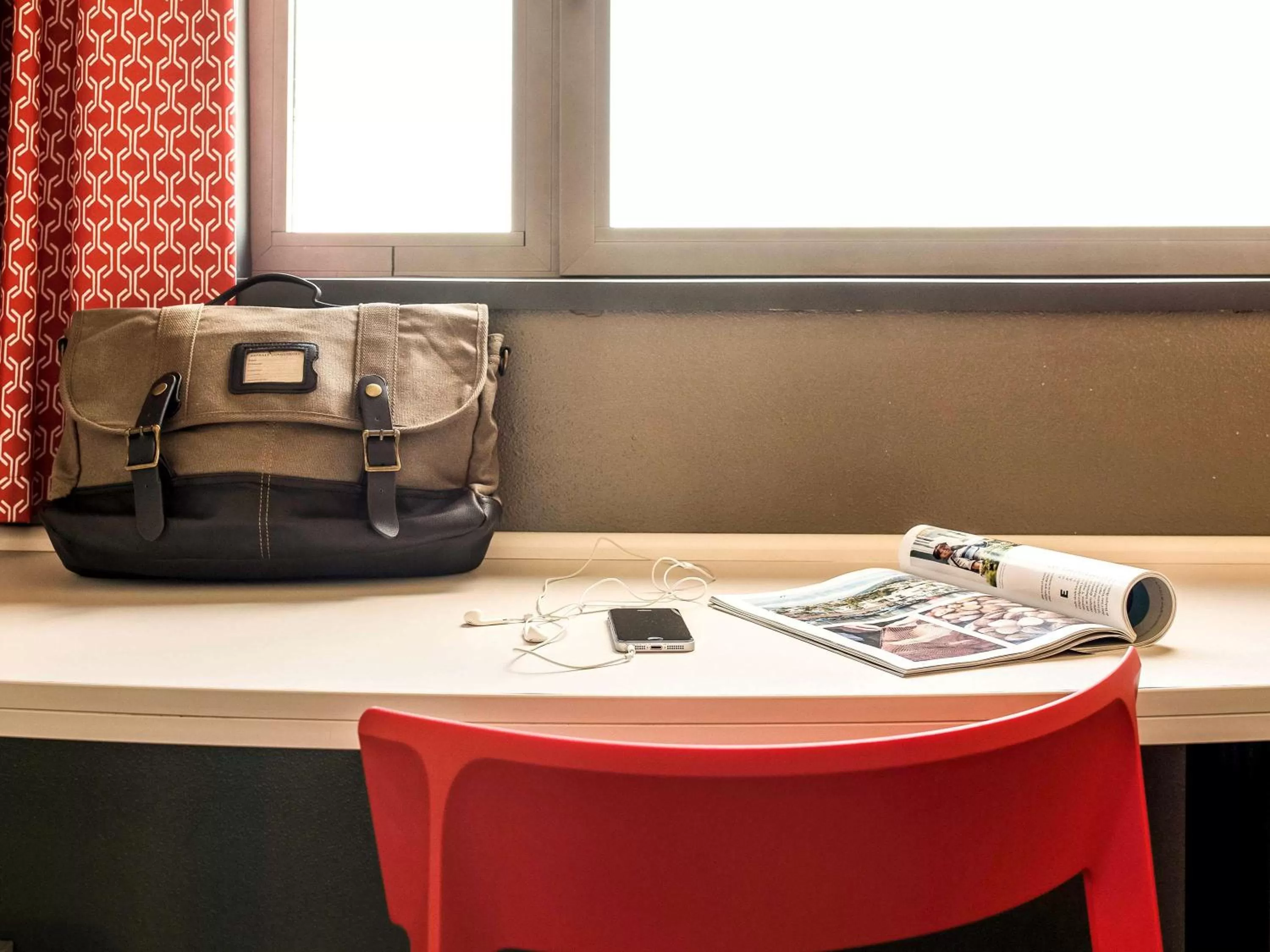 Photo of the whole room in Ibis Valencia Bonaire Aeropuerto