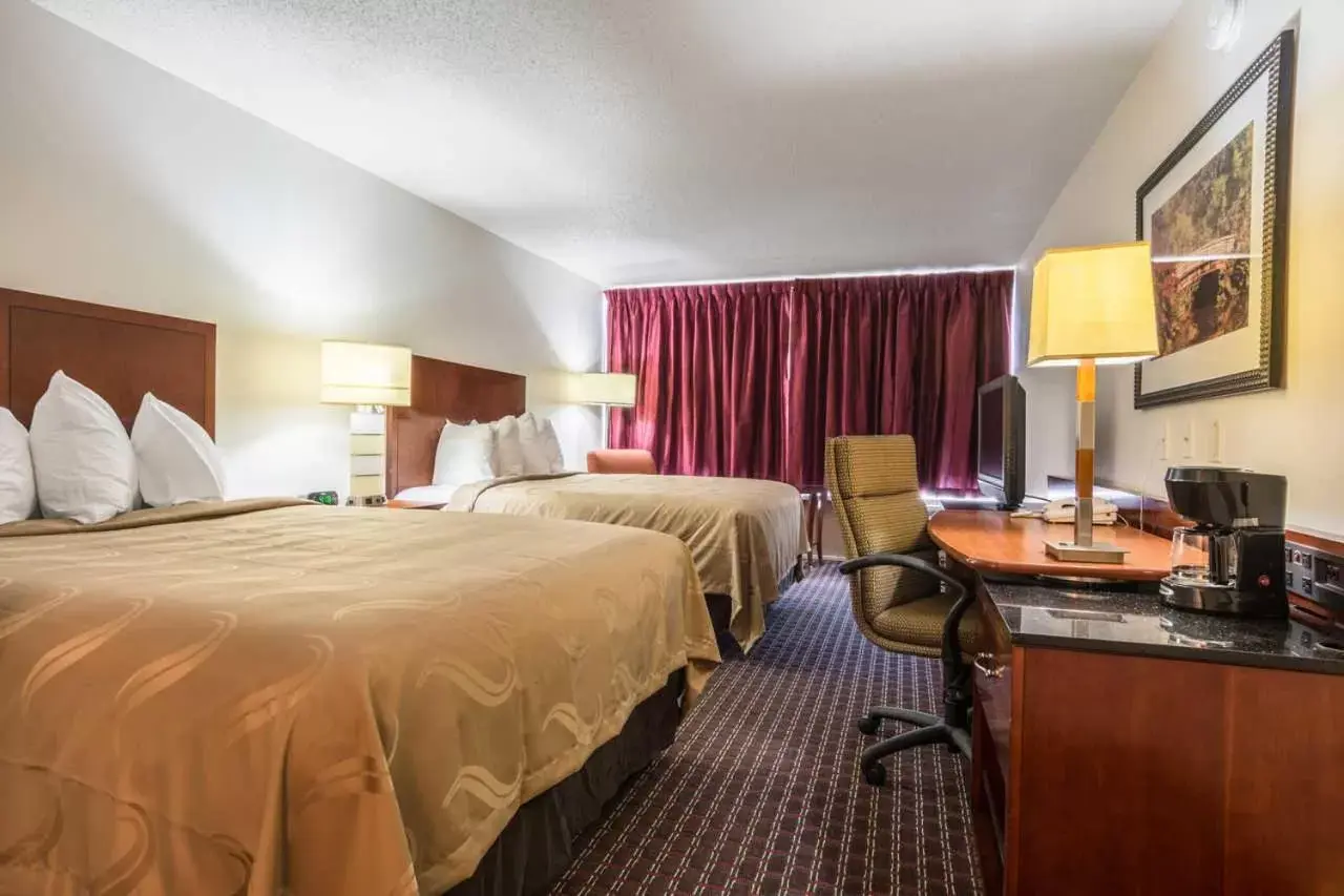 Queen Room with Two Queen Beds - Non-Smoking in Days Inn by Wyndham Hartsfield Jackson Atlanta Airport West Queen Room with Two Queen Beds - Non-Smoking in Days Inn by Wyndham Hartsfield Jackson Atlanta Airport West