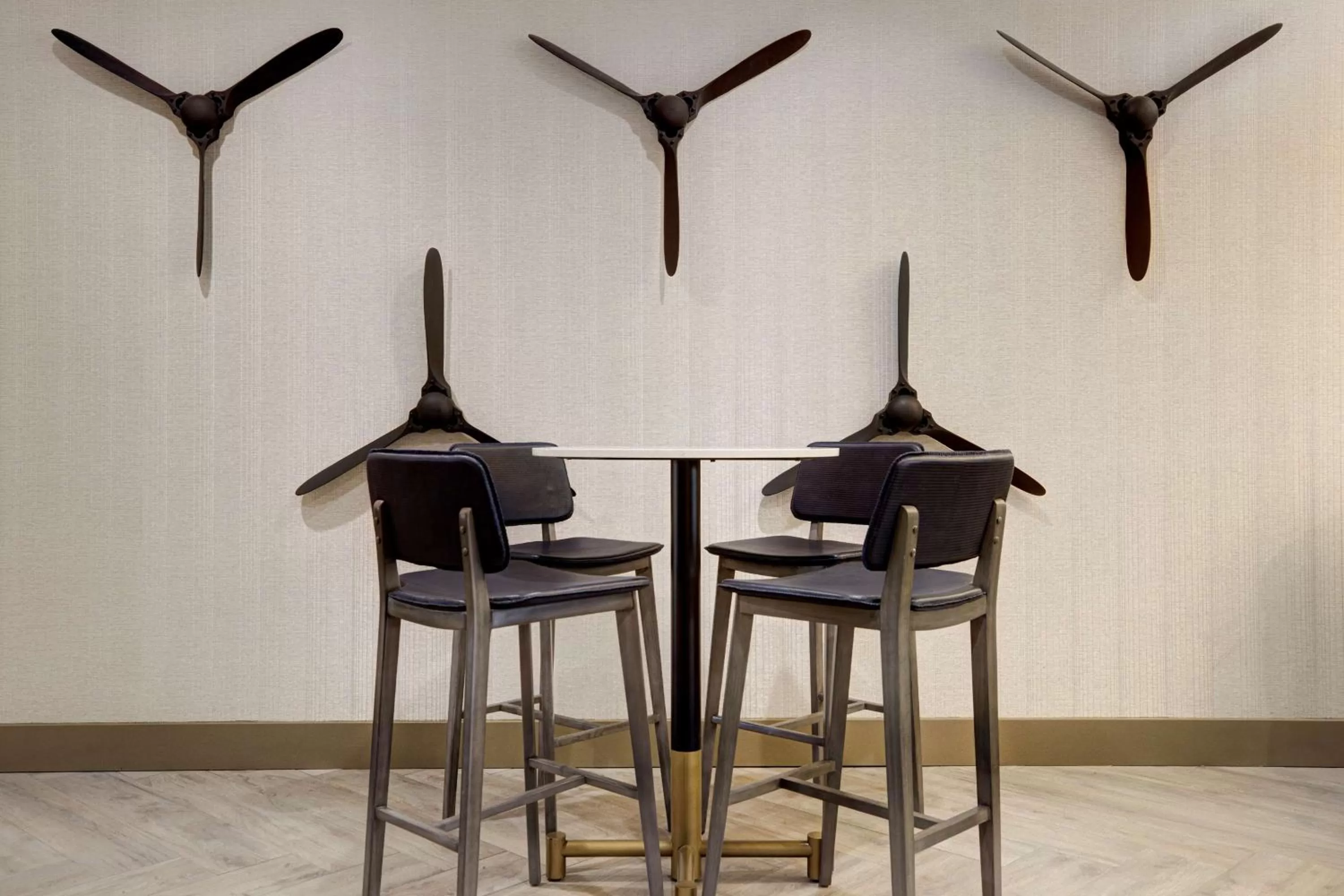 Lounge or bar in Doubletree By Hilton Palmdale, Ca