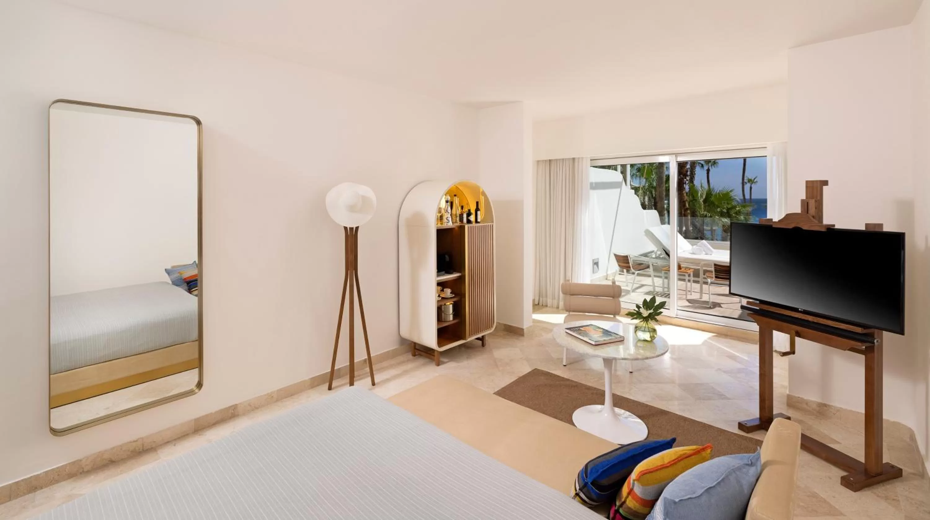 Bed in ME Cabo by Meliá