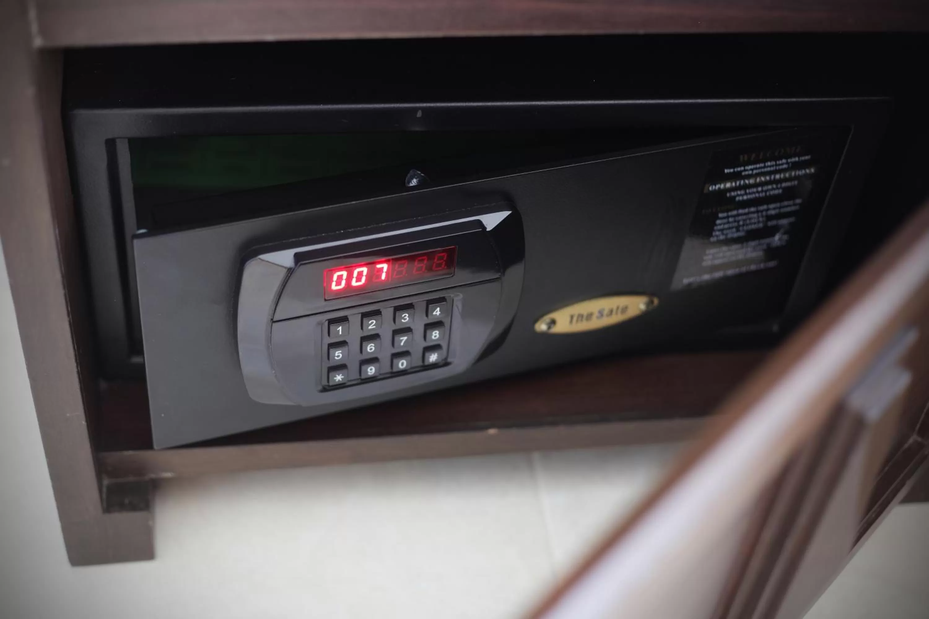 Area and facilities in Rambuttri Village Plaza