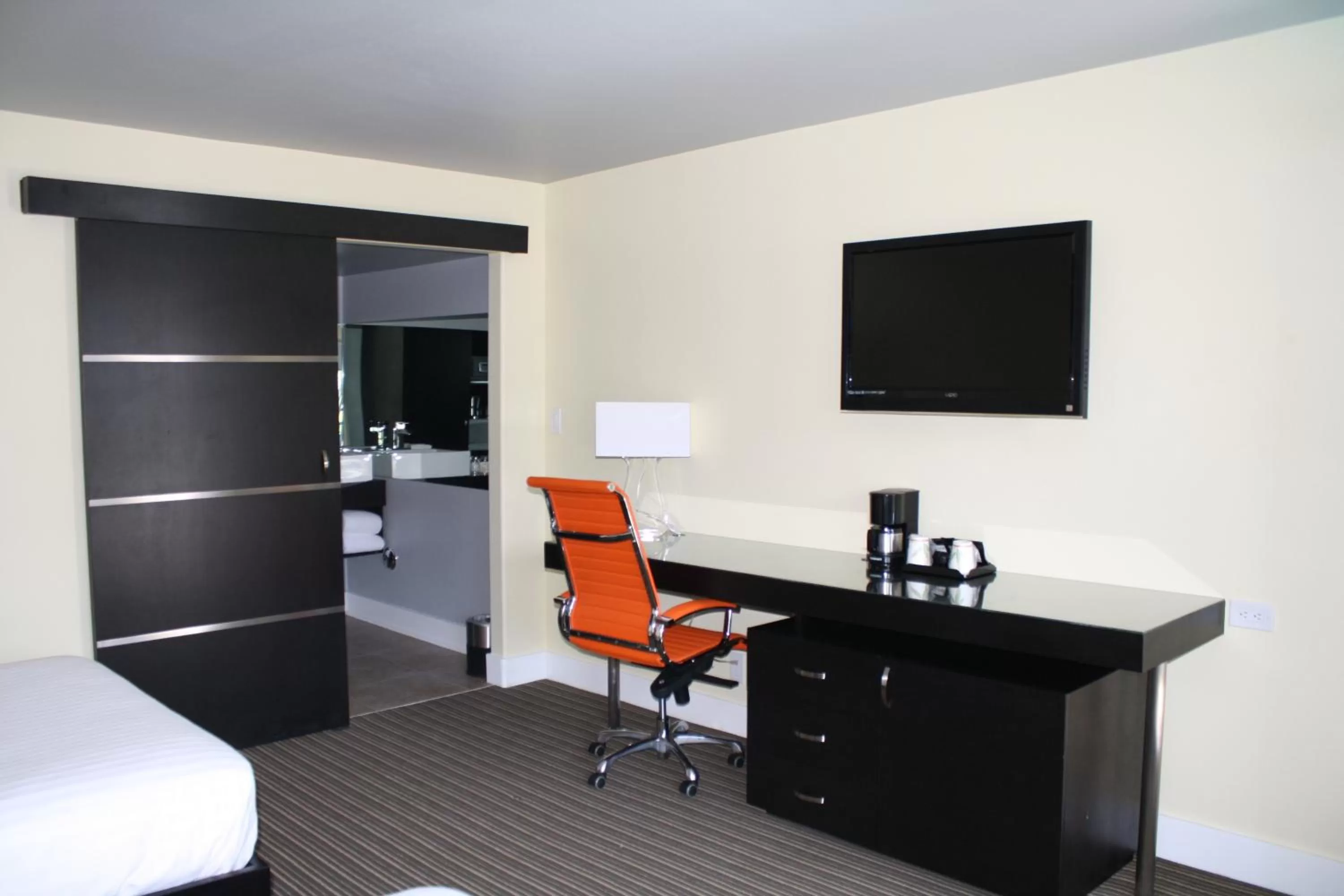 TV and multimedia in Hotel Current