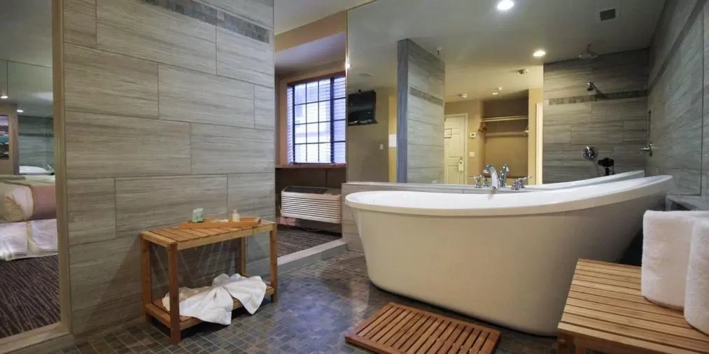 Bath in Postmarc Hotel and Spa Suites