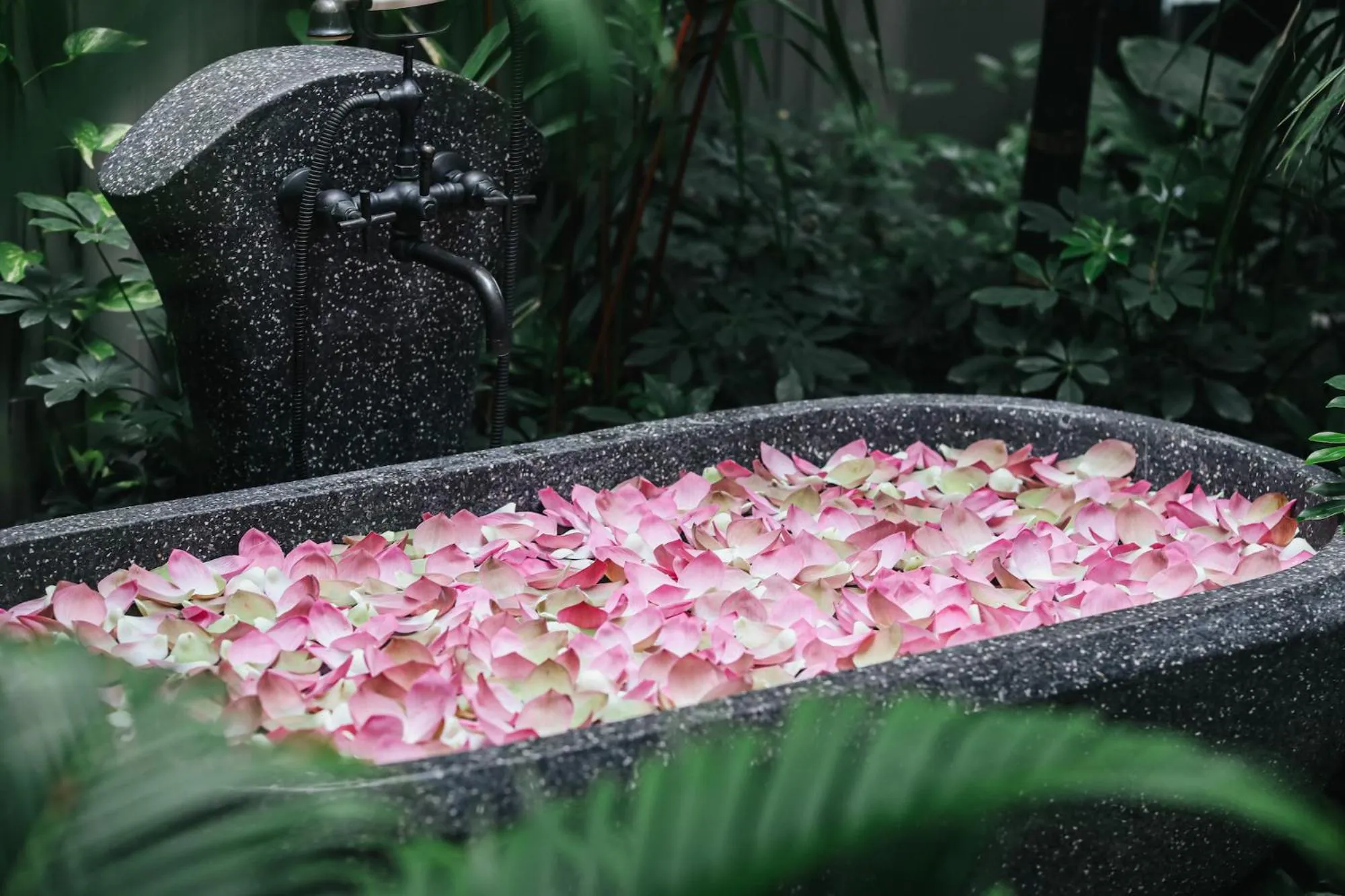 Bath in Bensley Collection Pool Villas - Shinta Mani Angkor