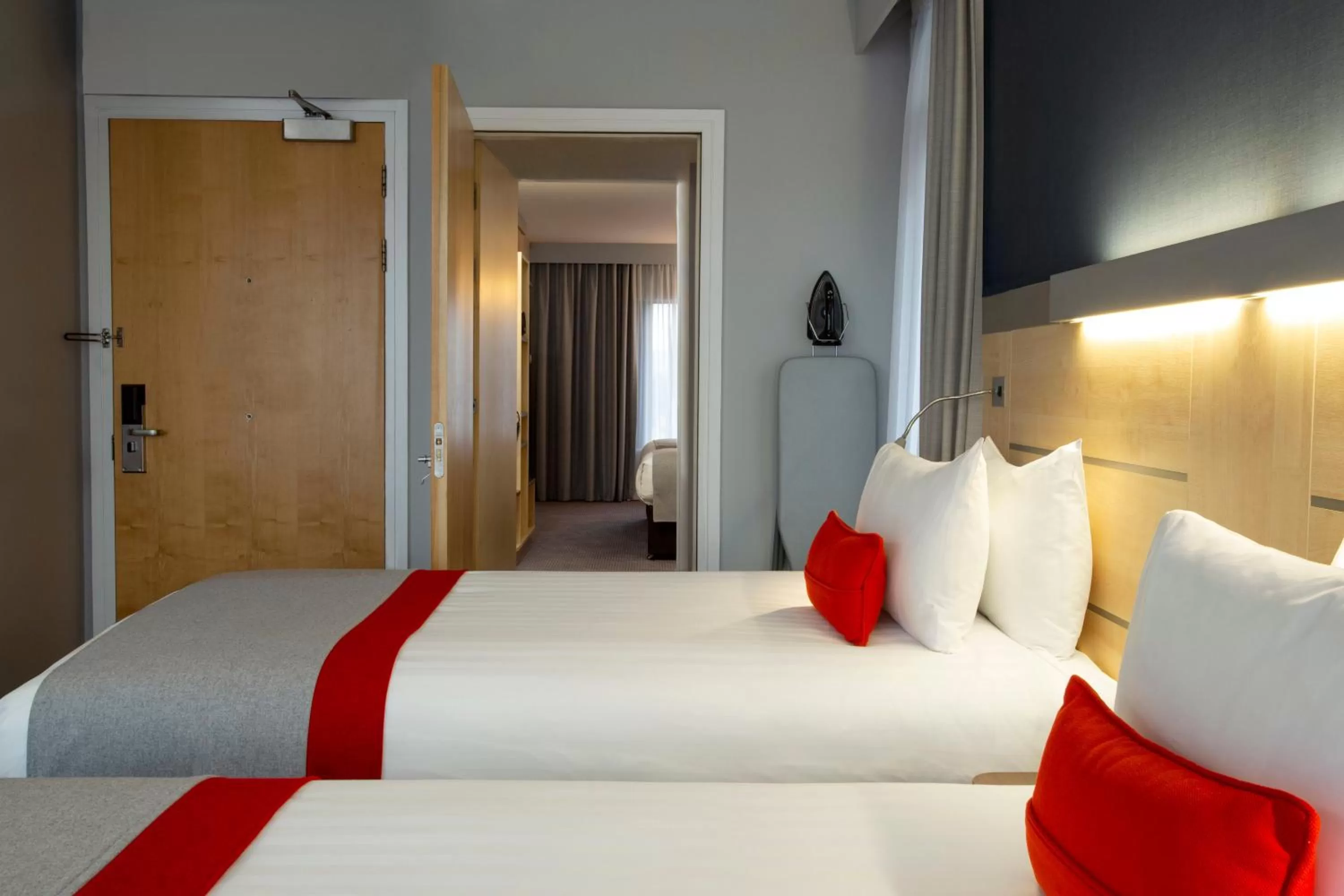 Photo of the whole room, Bed in Holiday Inn Express Cheltenham Town Centre by IHG