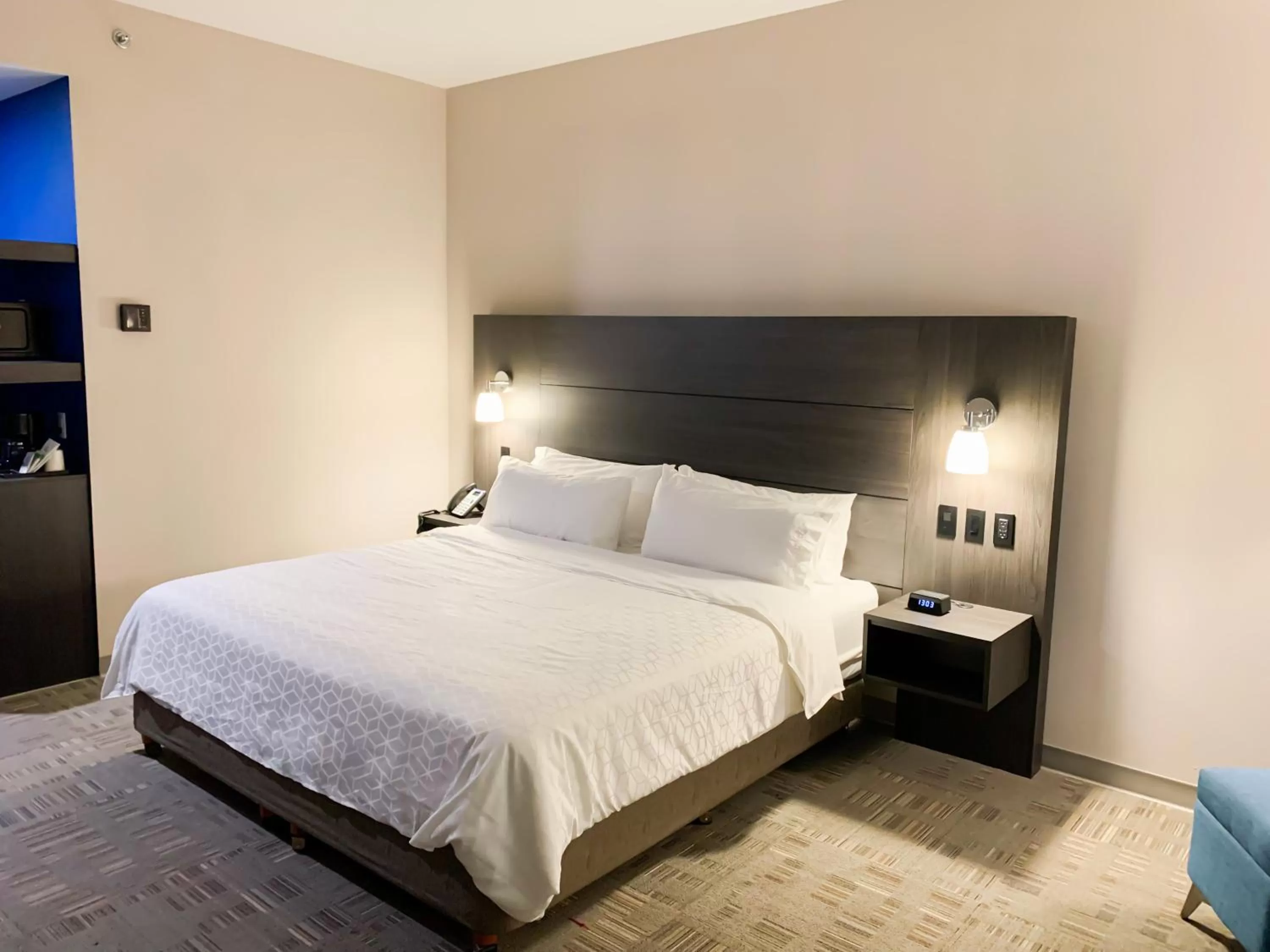 Bed in Holiday Inn Express & Suites - Tijuana Otay by IHG
