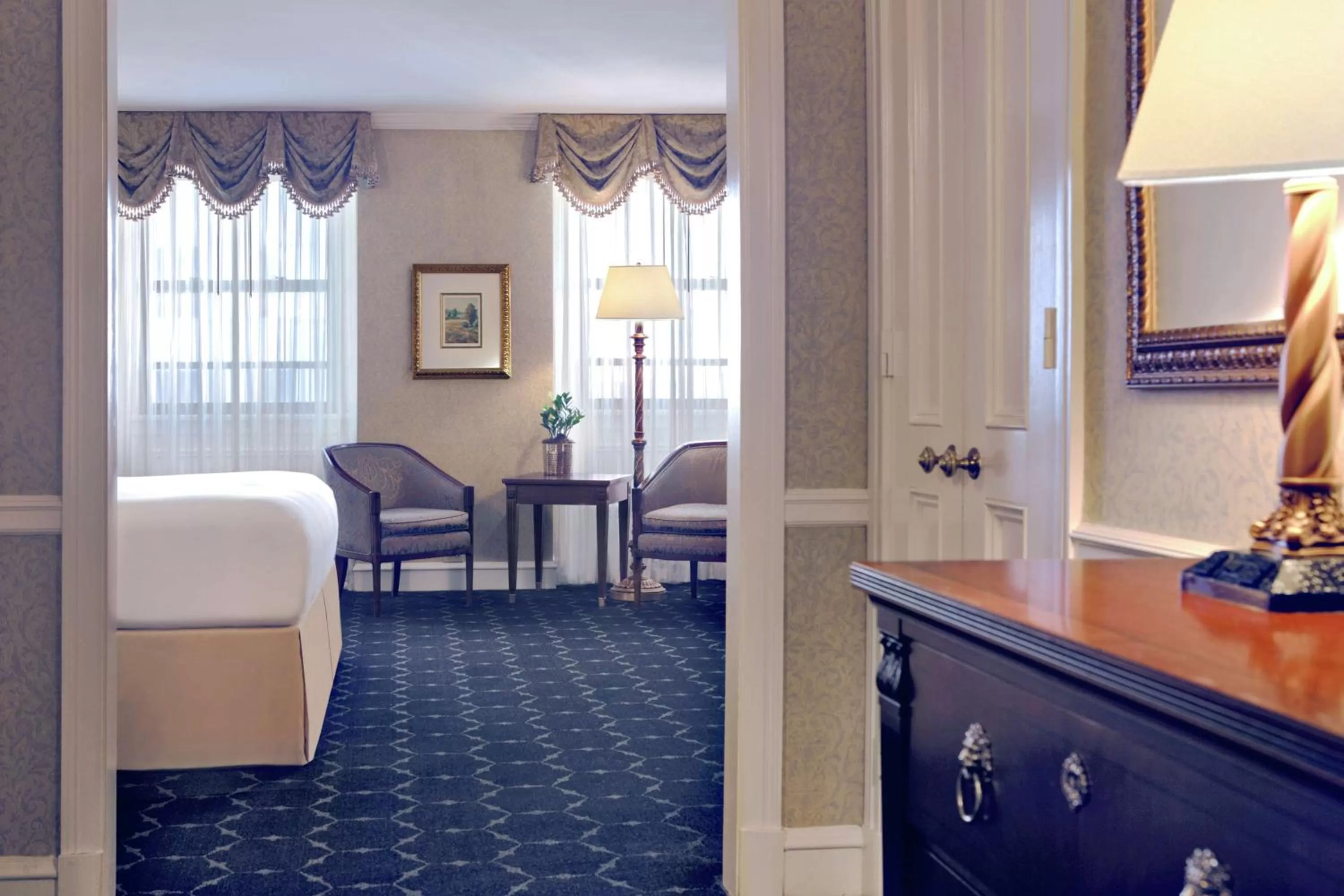 Living room, Bed in The Drake Hotel