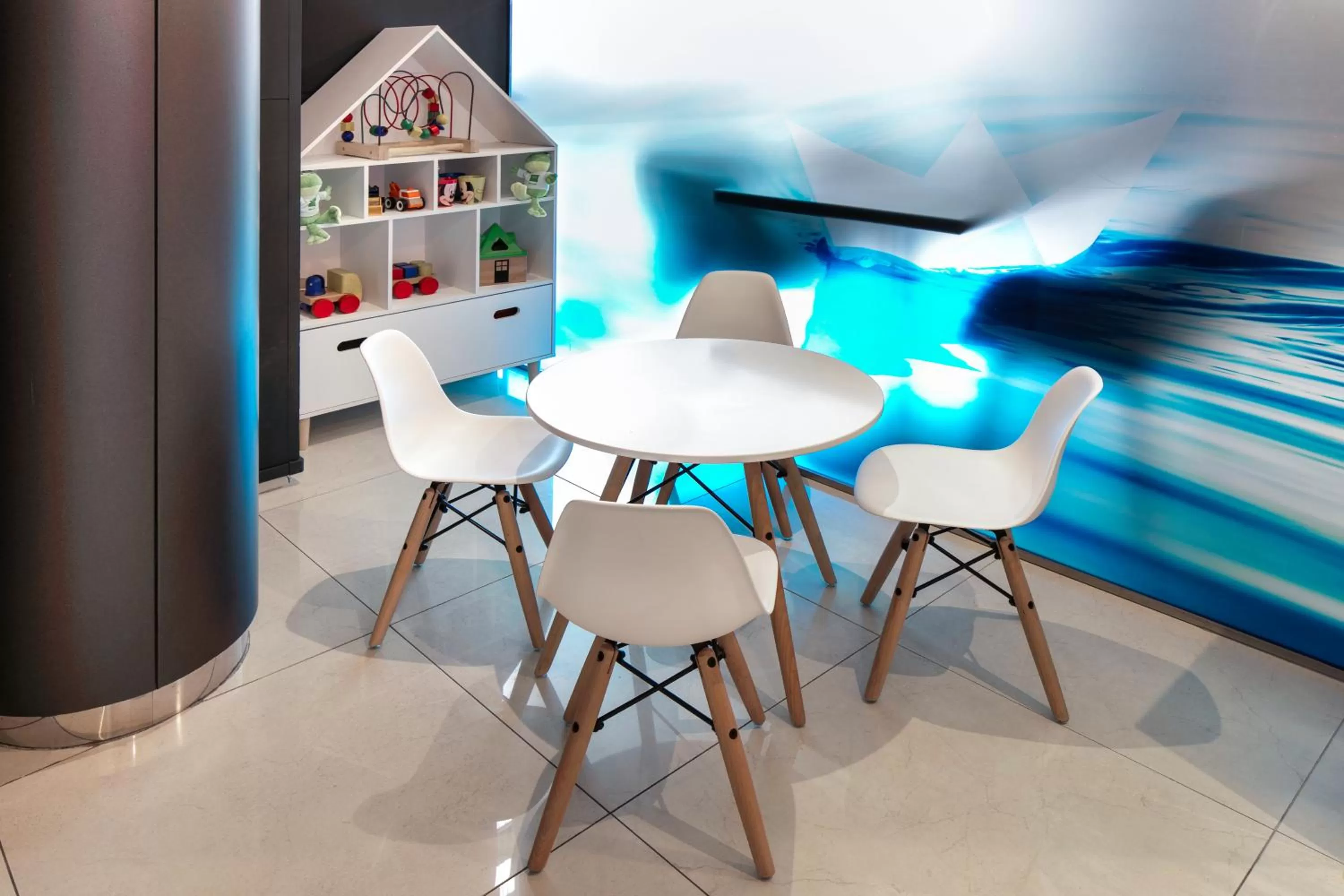 children in Ibis Styles A Coruna