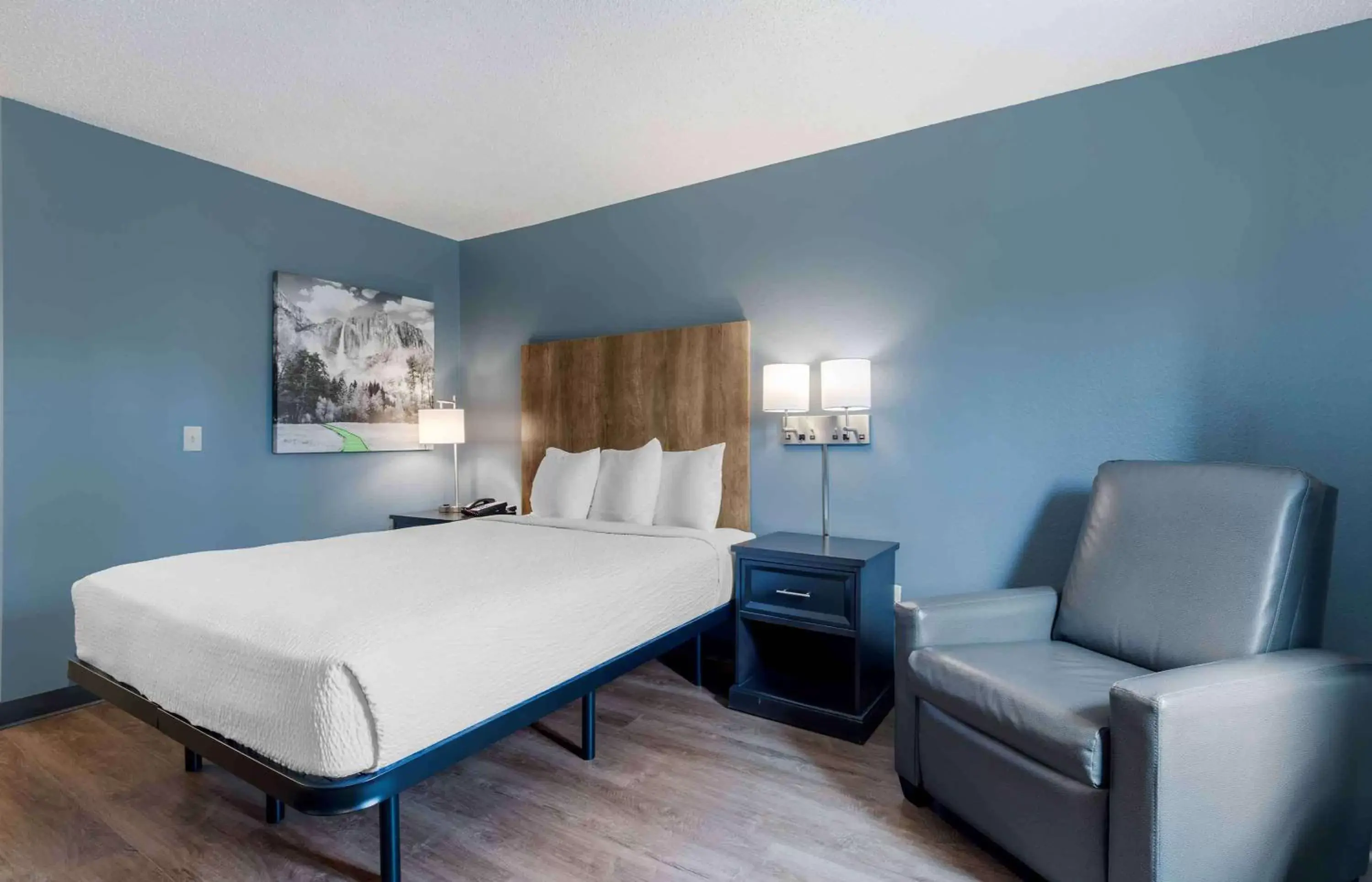 Queen studio with 1 Queen Bed - Disability Access/Non-Smoking in Extended Stay America Select Suites - Charlotte - Tyvola Rd Queen studio with 1 Queen Bed - Disability Access/Non-Smoking in Extended Stay America Select Suites - Charlotte - Tyvola Rd