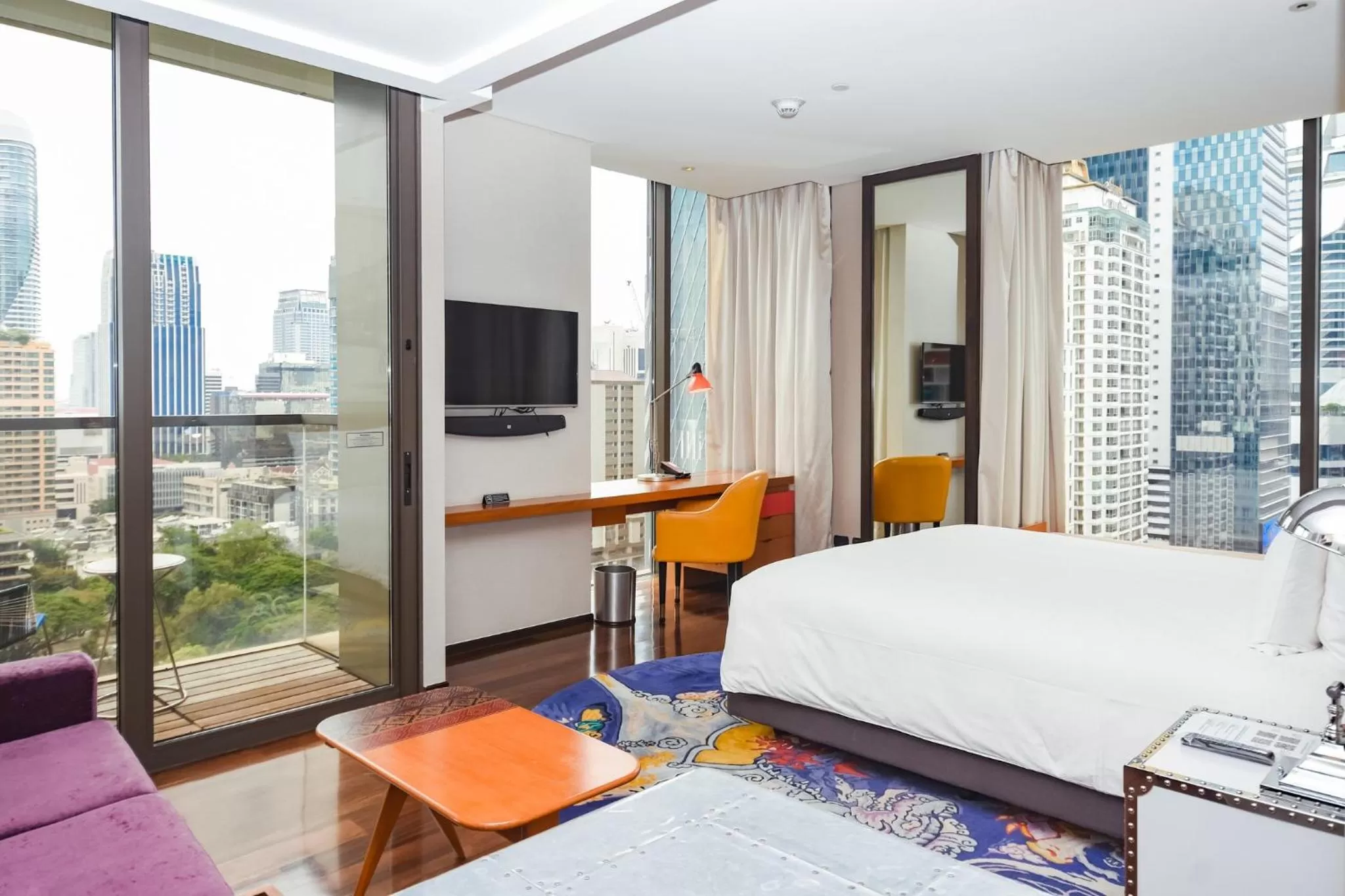 Photo of the whole room, Bed in Hotel Indigo Bangkok Wireless Road by IHG