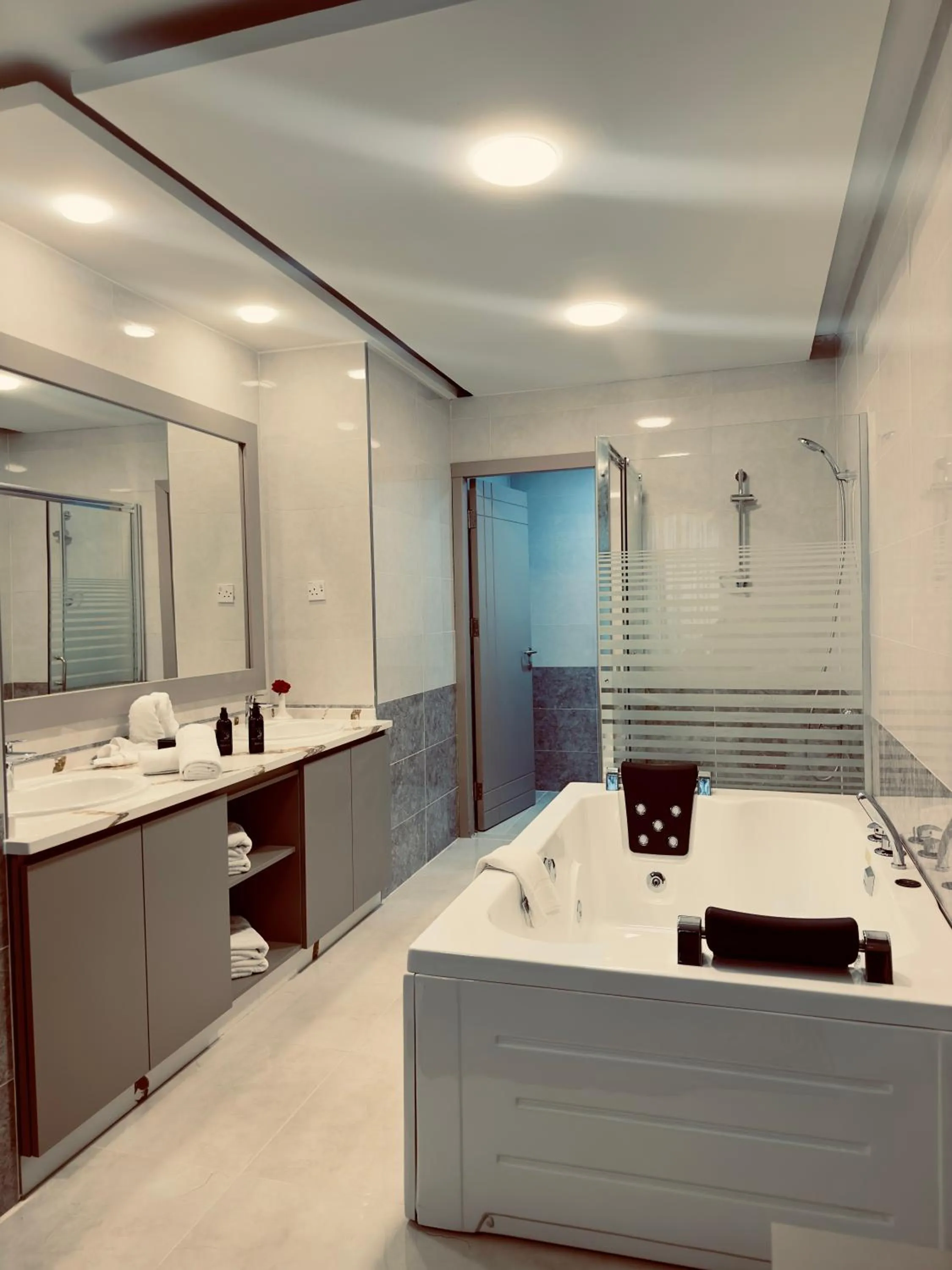 Shower in Olive Tree Amman