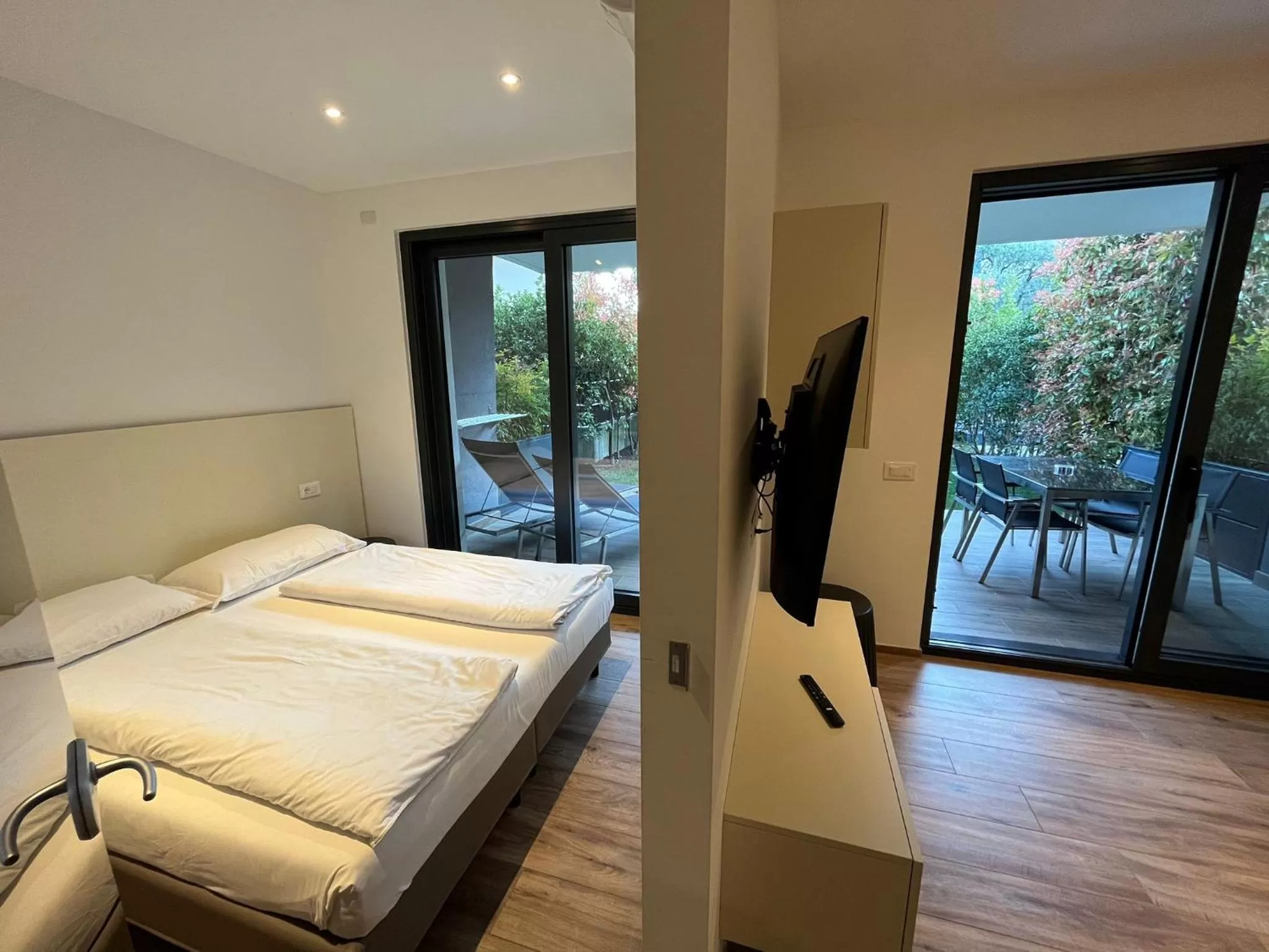 Bedroom, Bed in Riva Lake Lodge