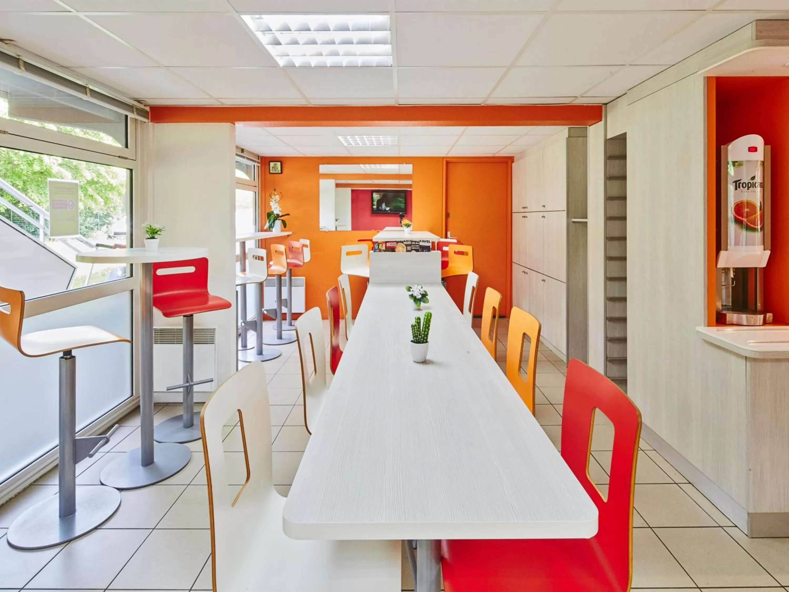 Restaurant/places to eat in Première Classe Melun Senart