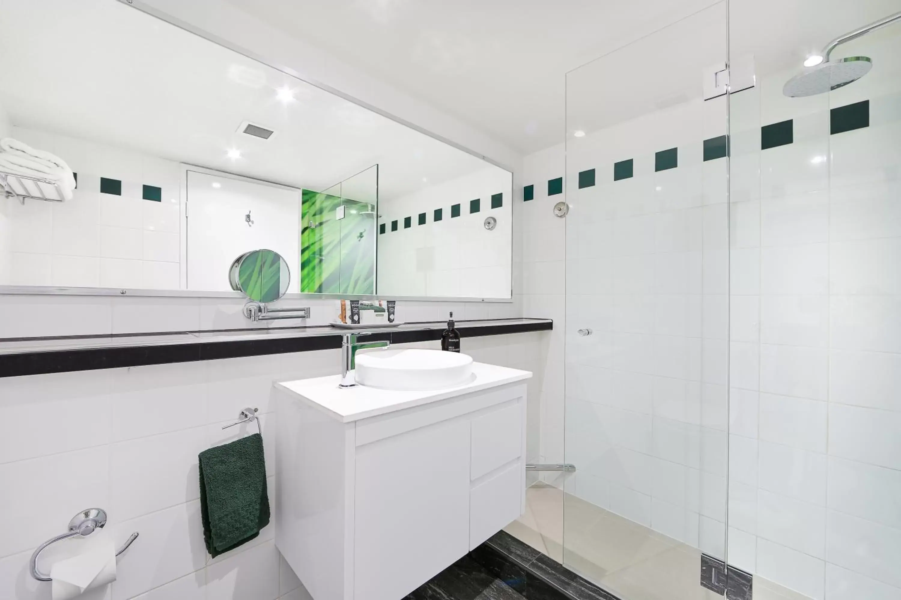 Standard Queen Room in Berry Village Boutique Motel Standard Queen Room in Berry Village Boutique Motel