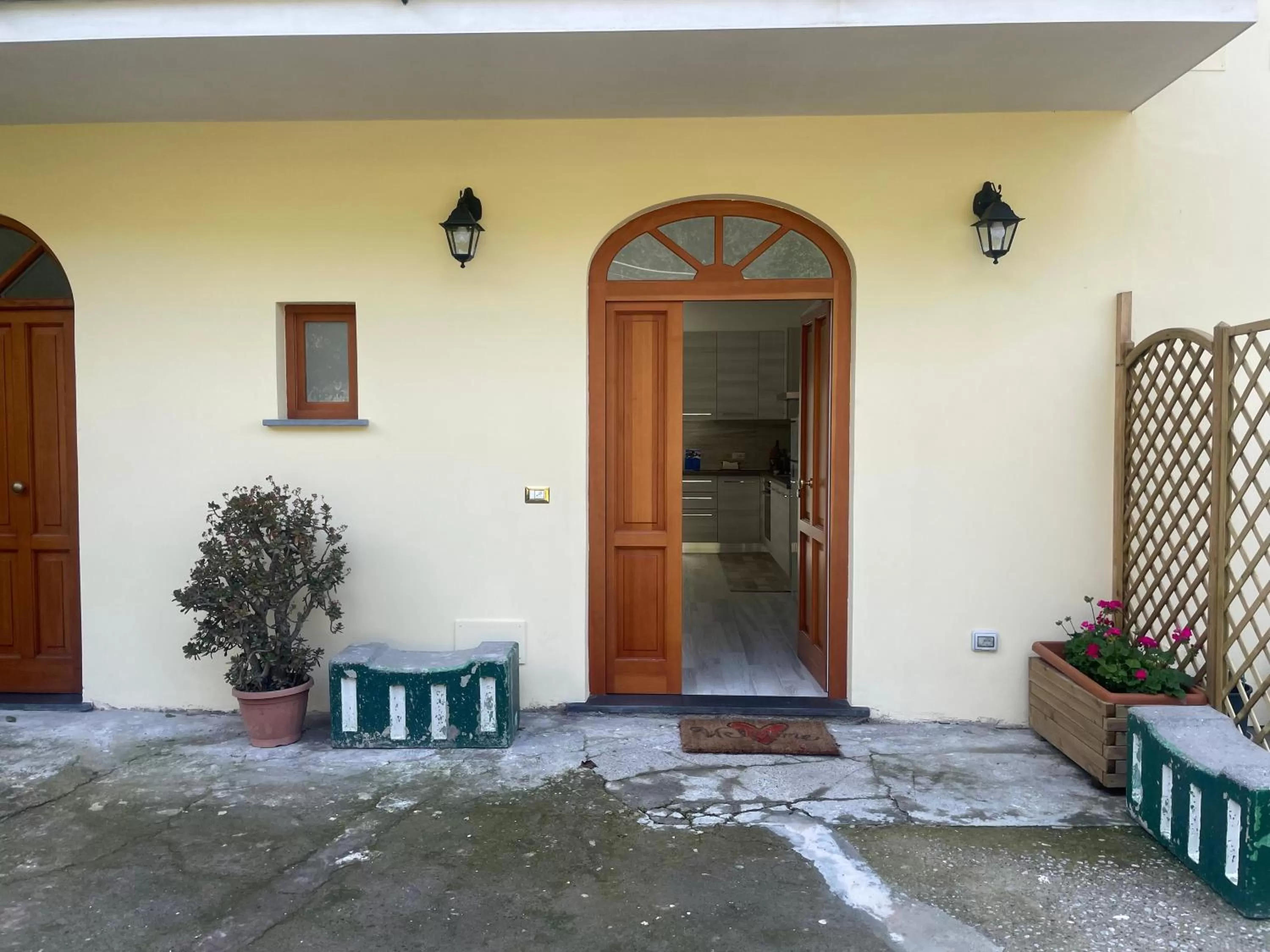 Facade/entrance in Sorrento Realty Holidays - The smile of the sun