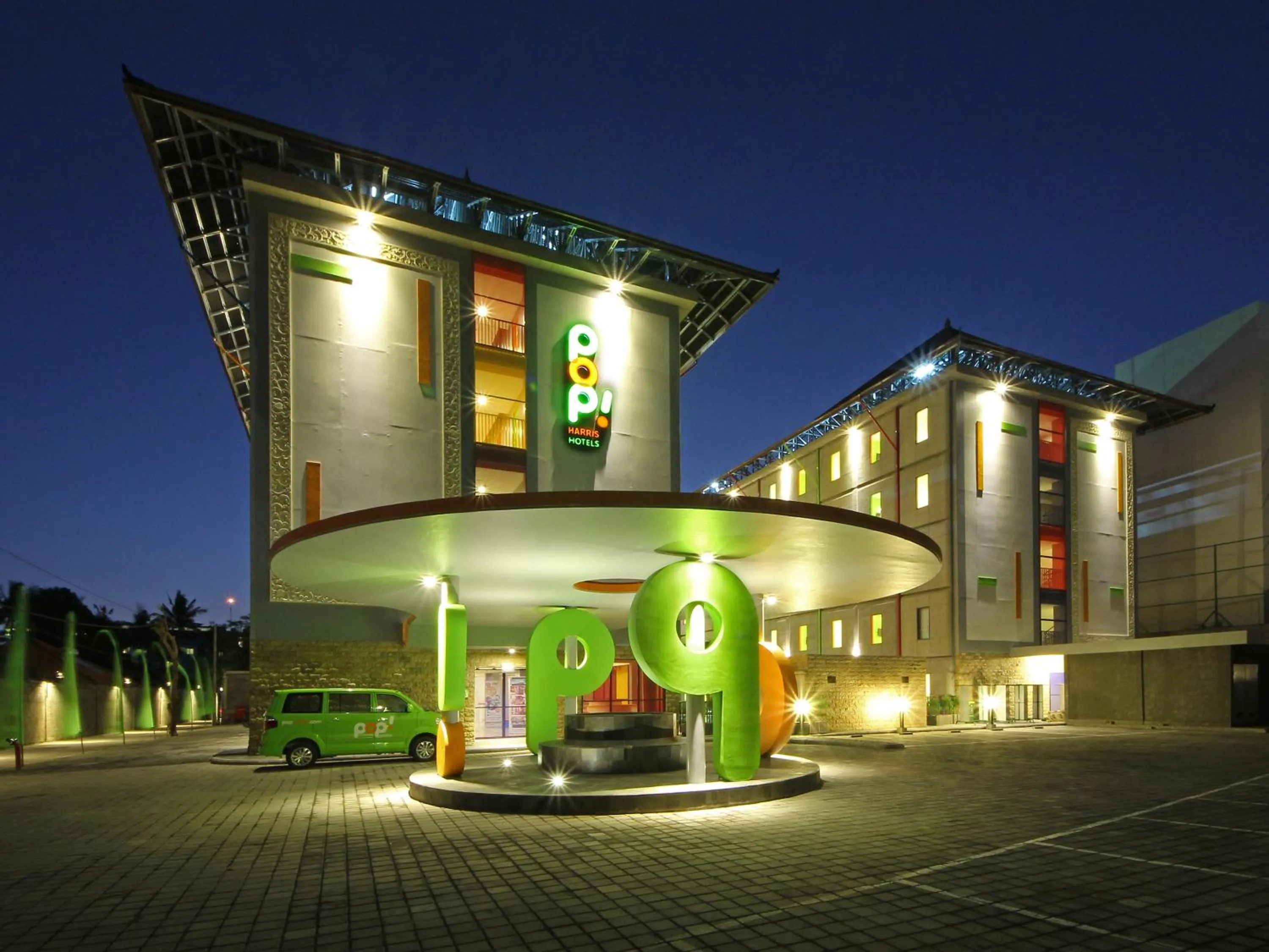 Property building in POP! Hotel Kuta Beach