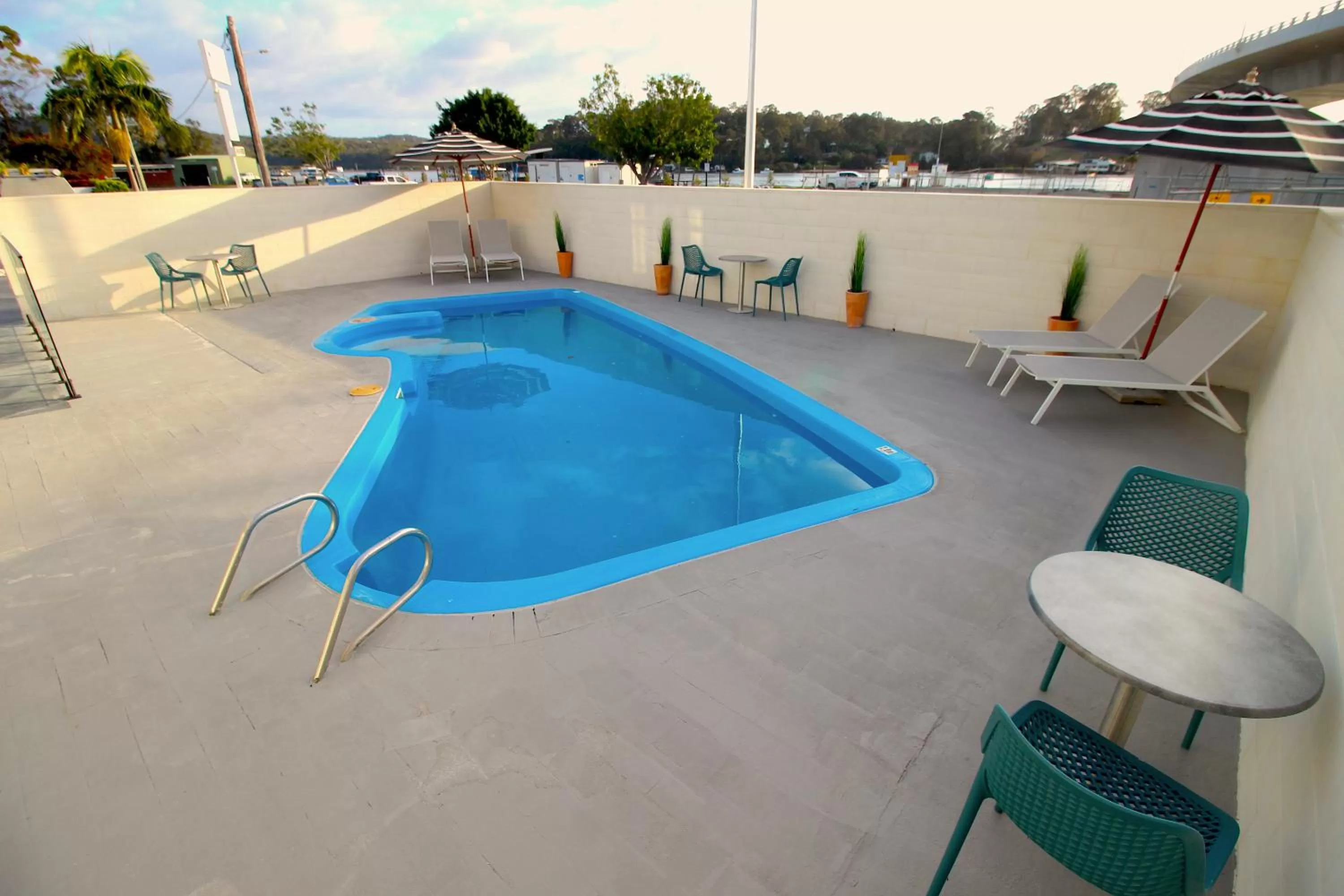 Swimming pool in Batemans Bay Lodge