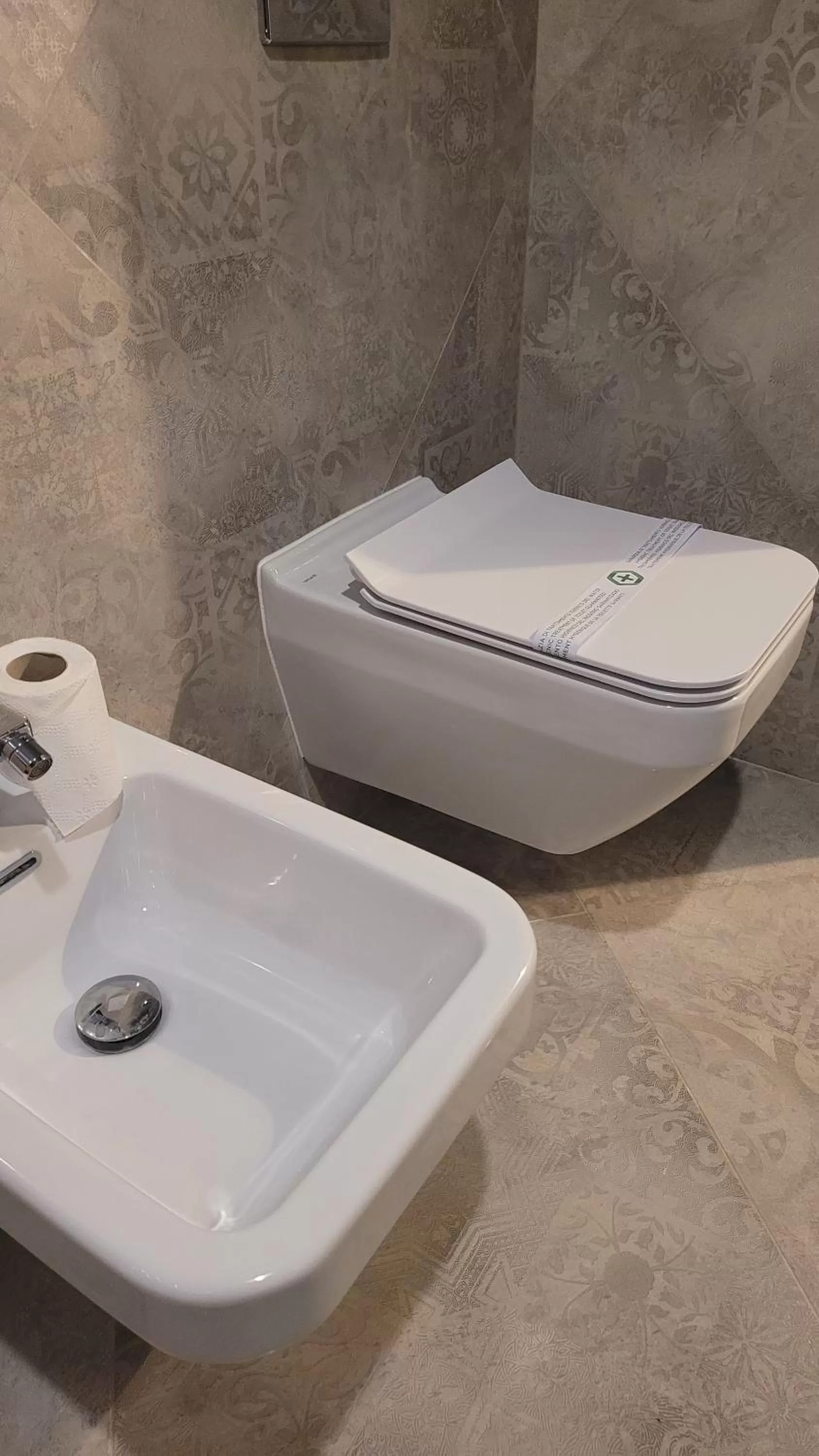 Toilet, Bathroom in Terrace Suites Iasi