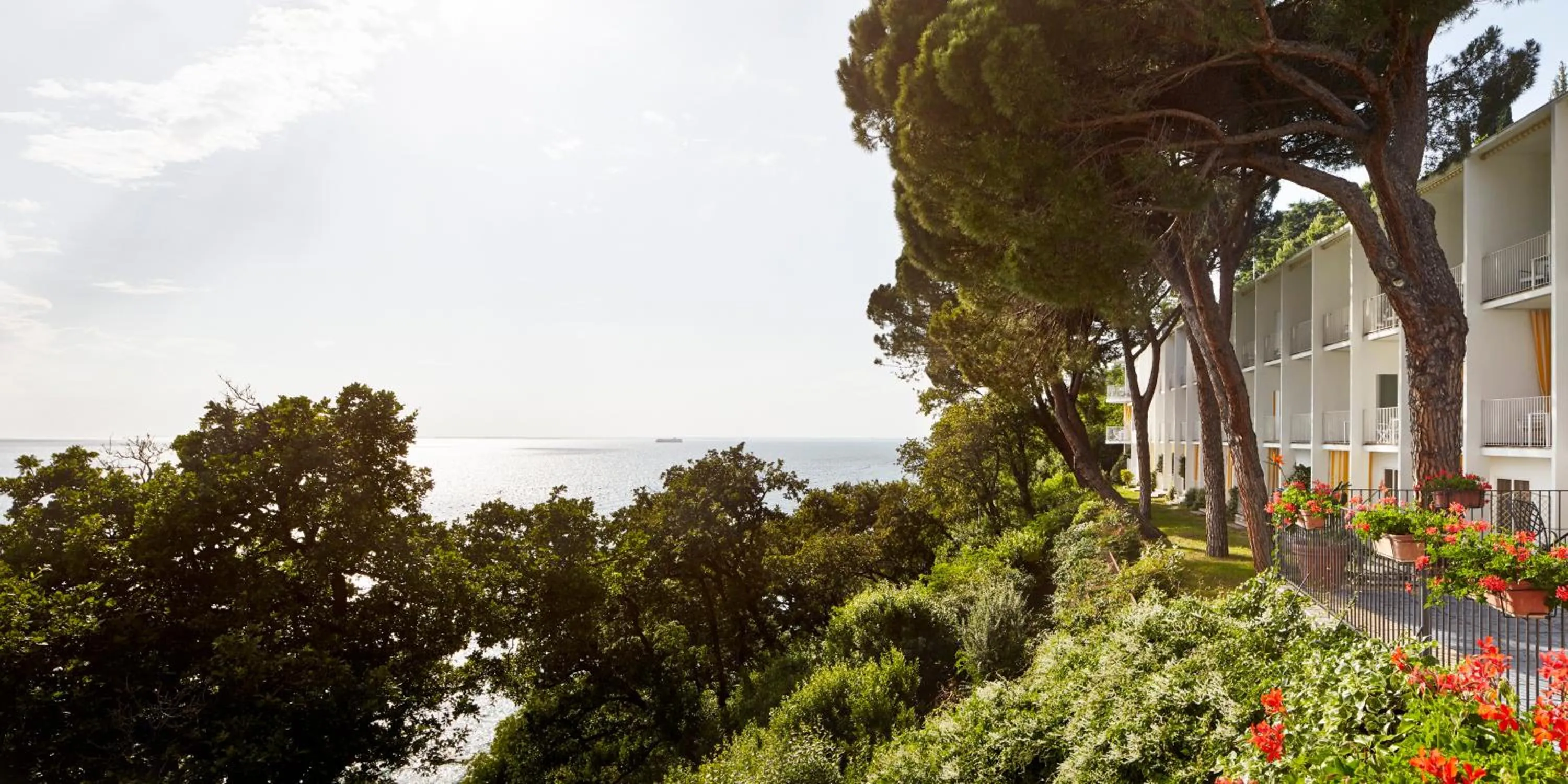 Hotel Riviera & Maximilian's