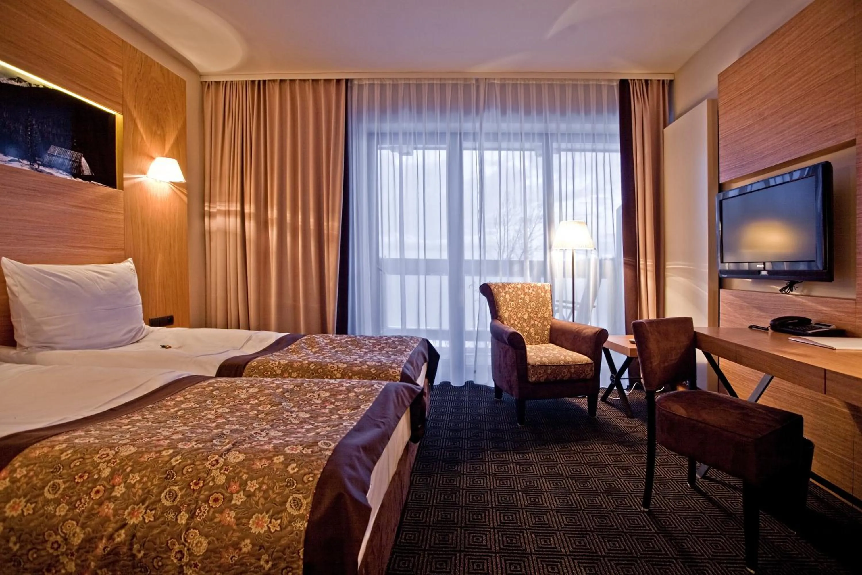 Photo of the whole room, Bed in Grand Nosalowy Dwór