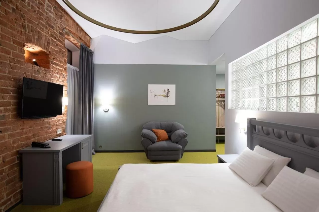 Bed in Four Rooms City