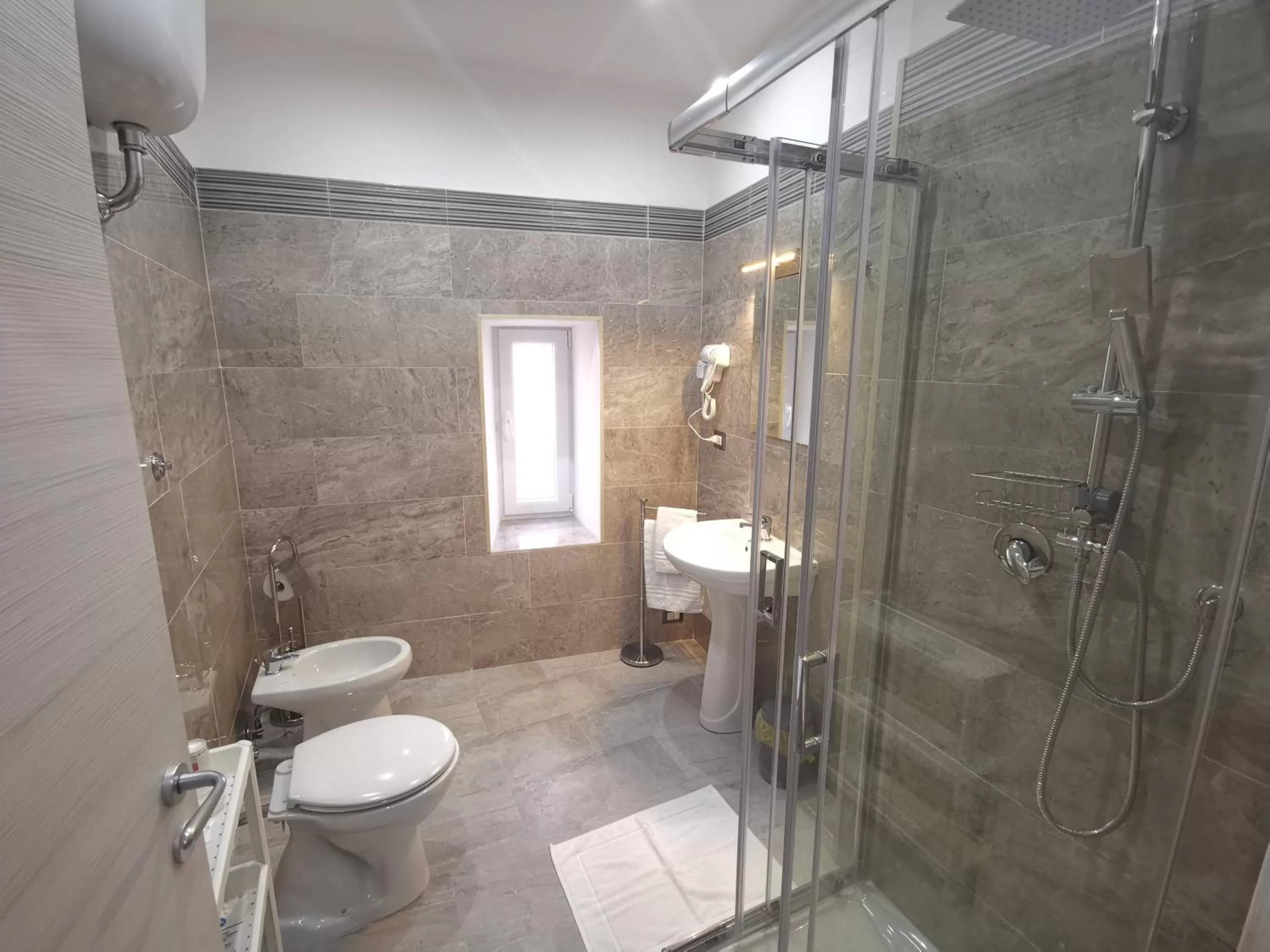 Shower, Bathroom in EMME Napoli