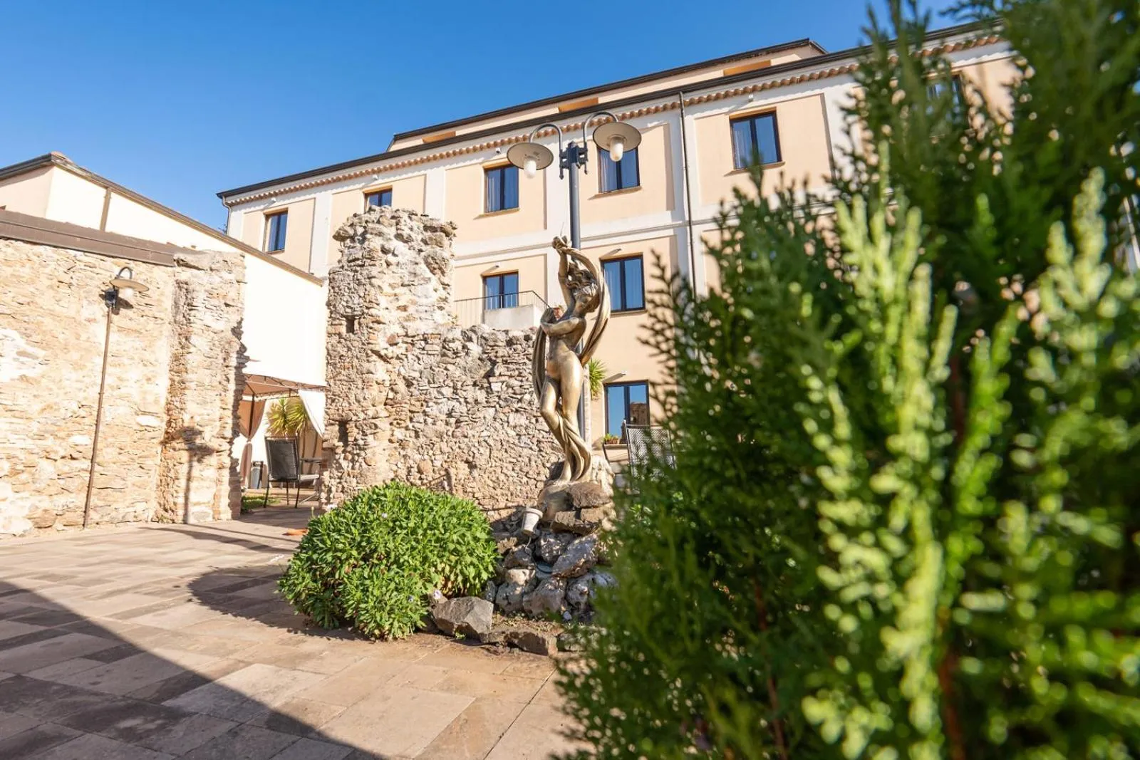 Property building in Hotel Ristorante Vecchia Vibo