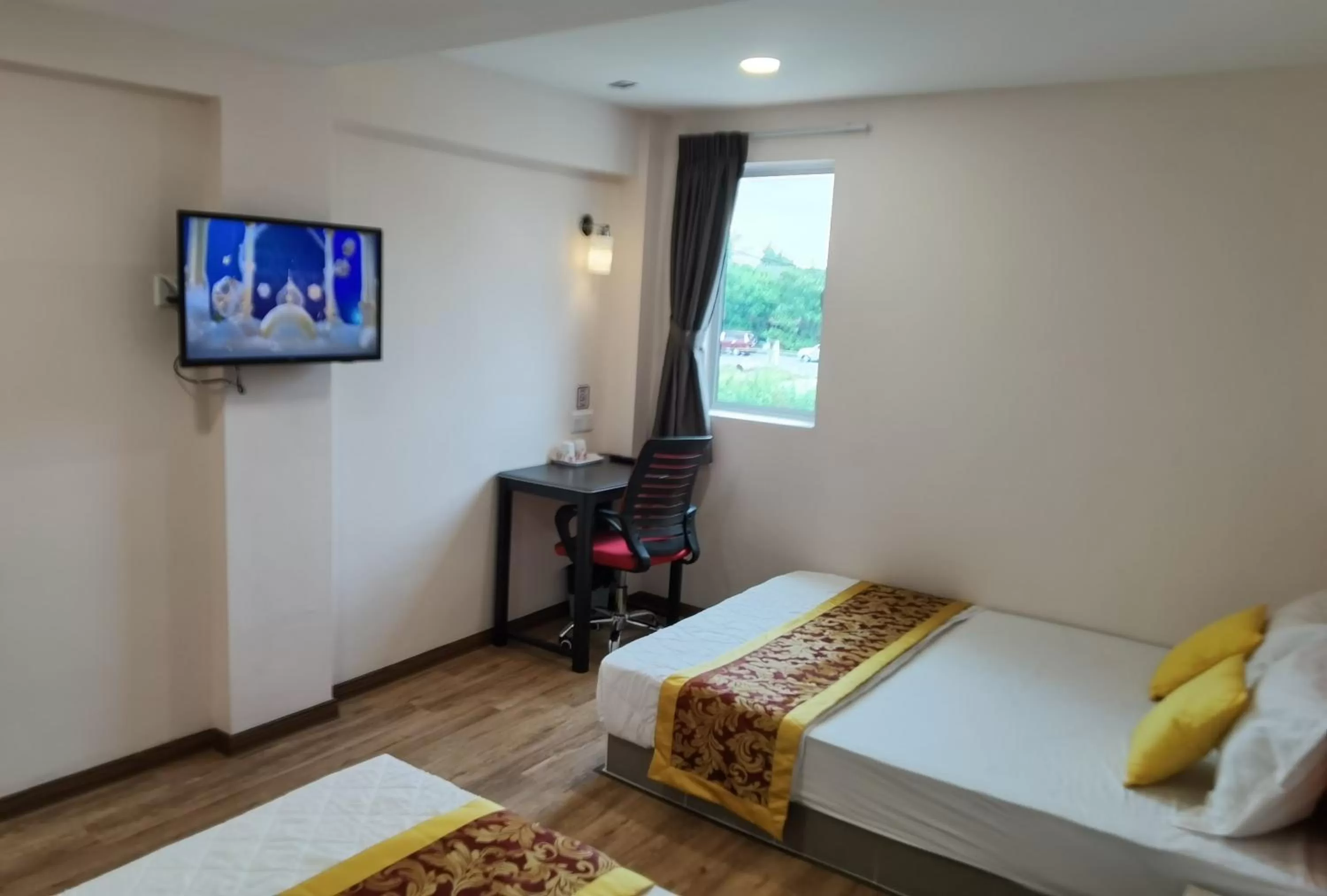 Photo of the whole room, Bed in MORNINGS HOTEL