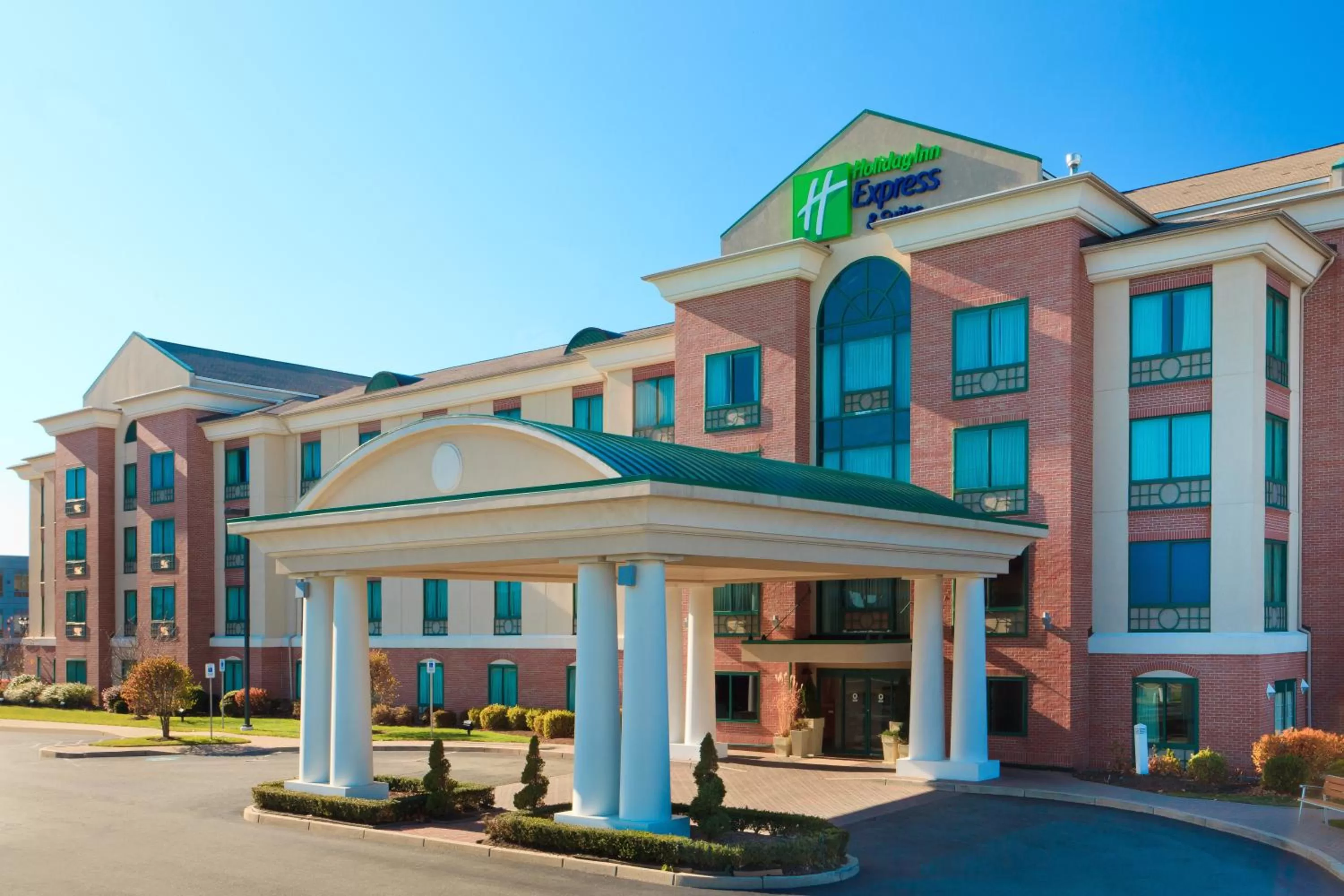 Property building in Holiday Inn Express Hotel & Suites Warwick-Providence Airport by IHG