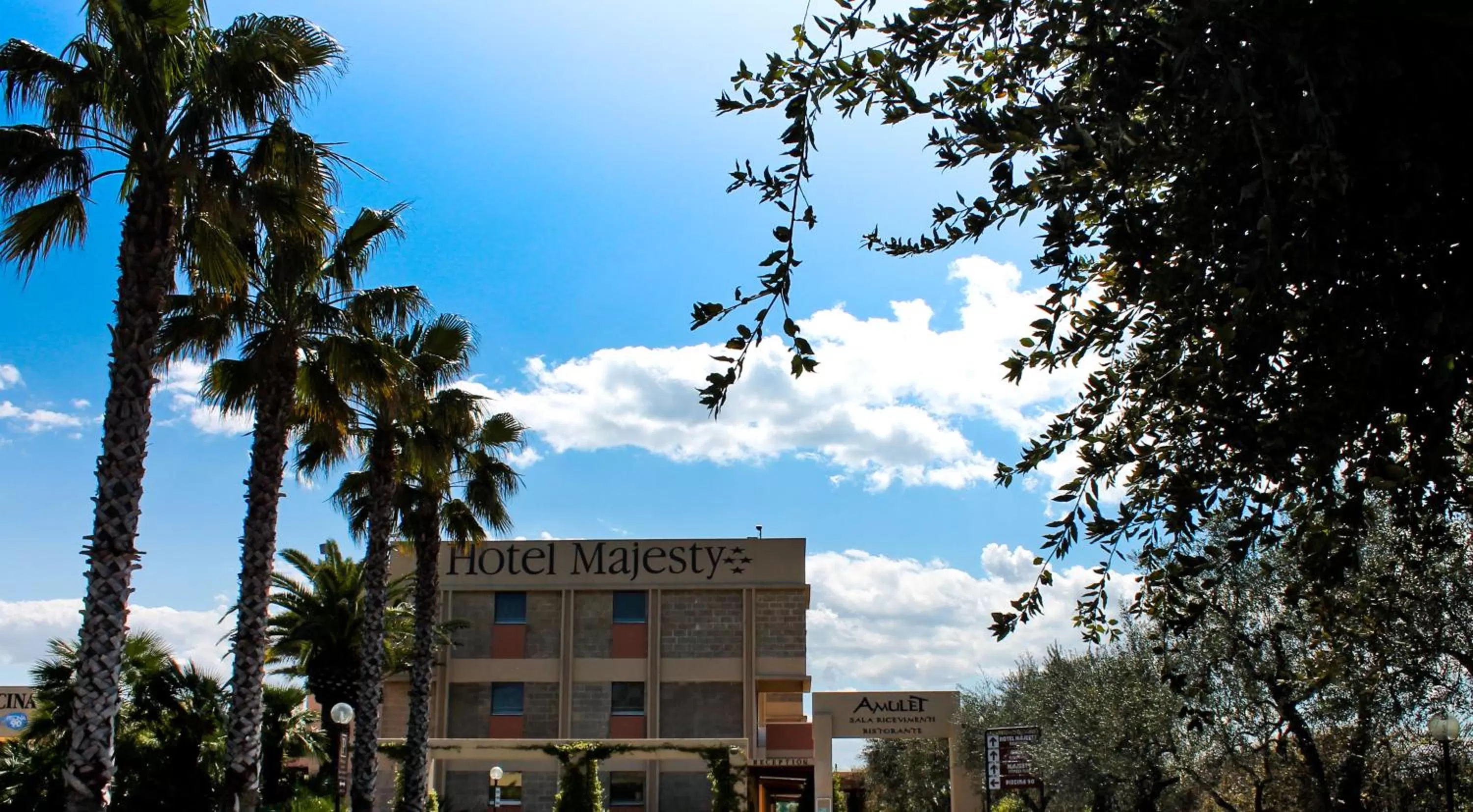 Facade/entrance in Hotel Majesty Bari