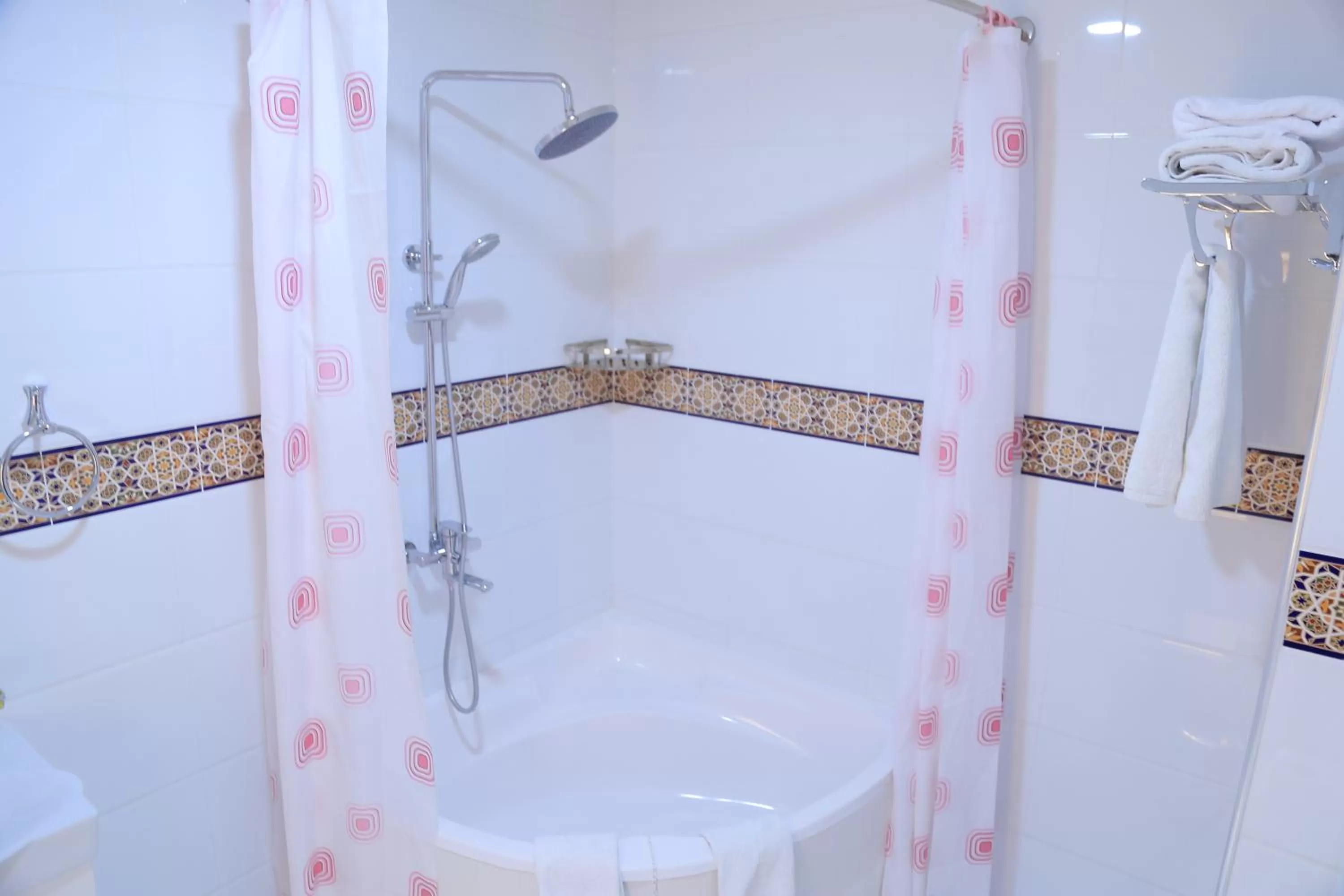 Shower, Bathroom in As-Salam Boutique Hotel