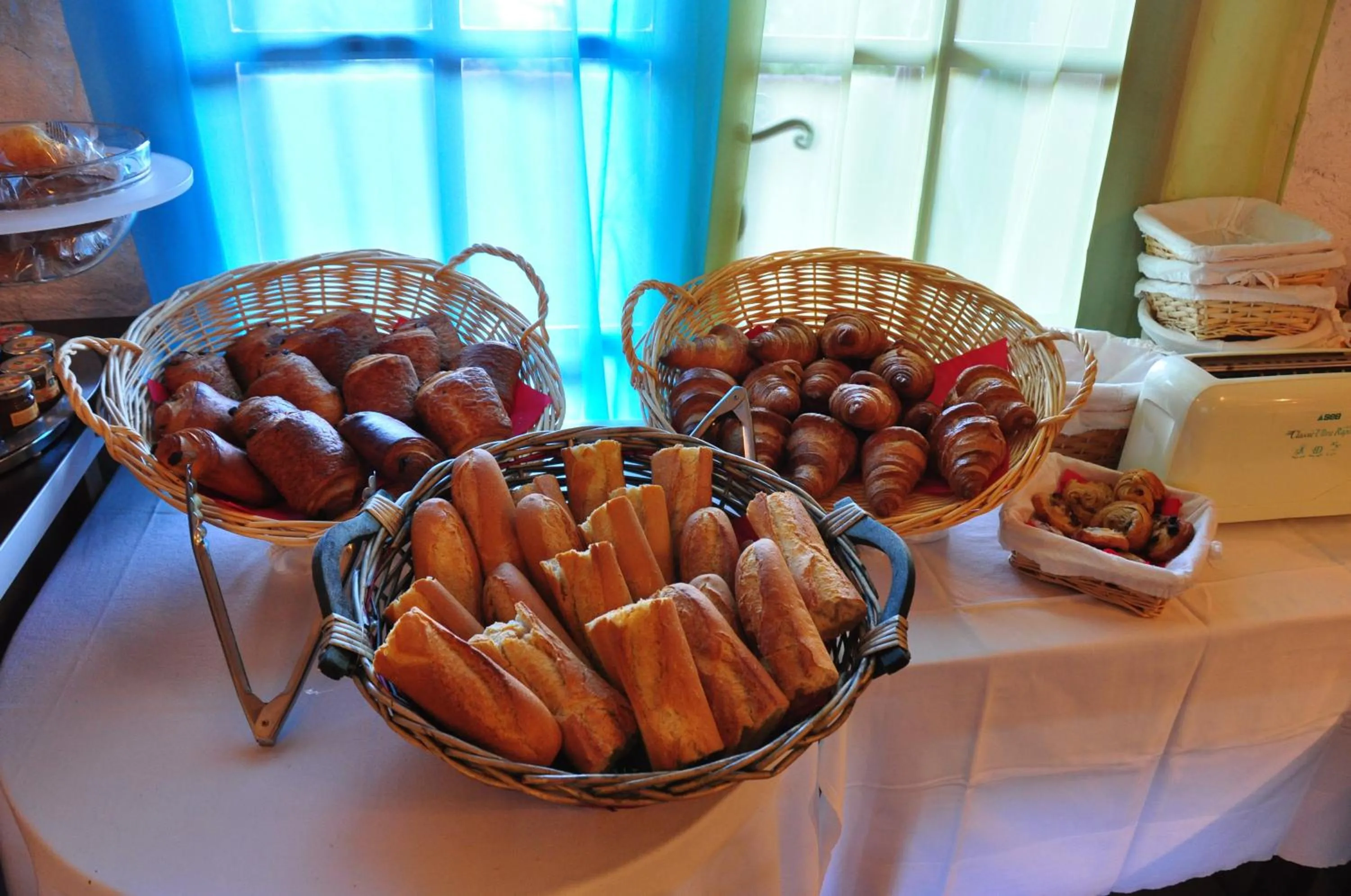 Restaurant/places to eat in La Cigalière