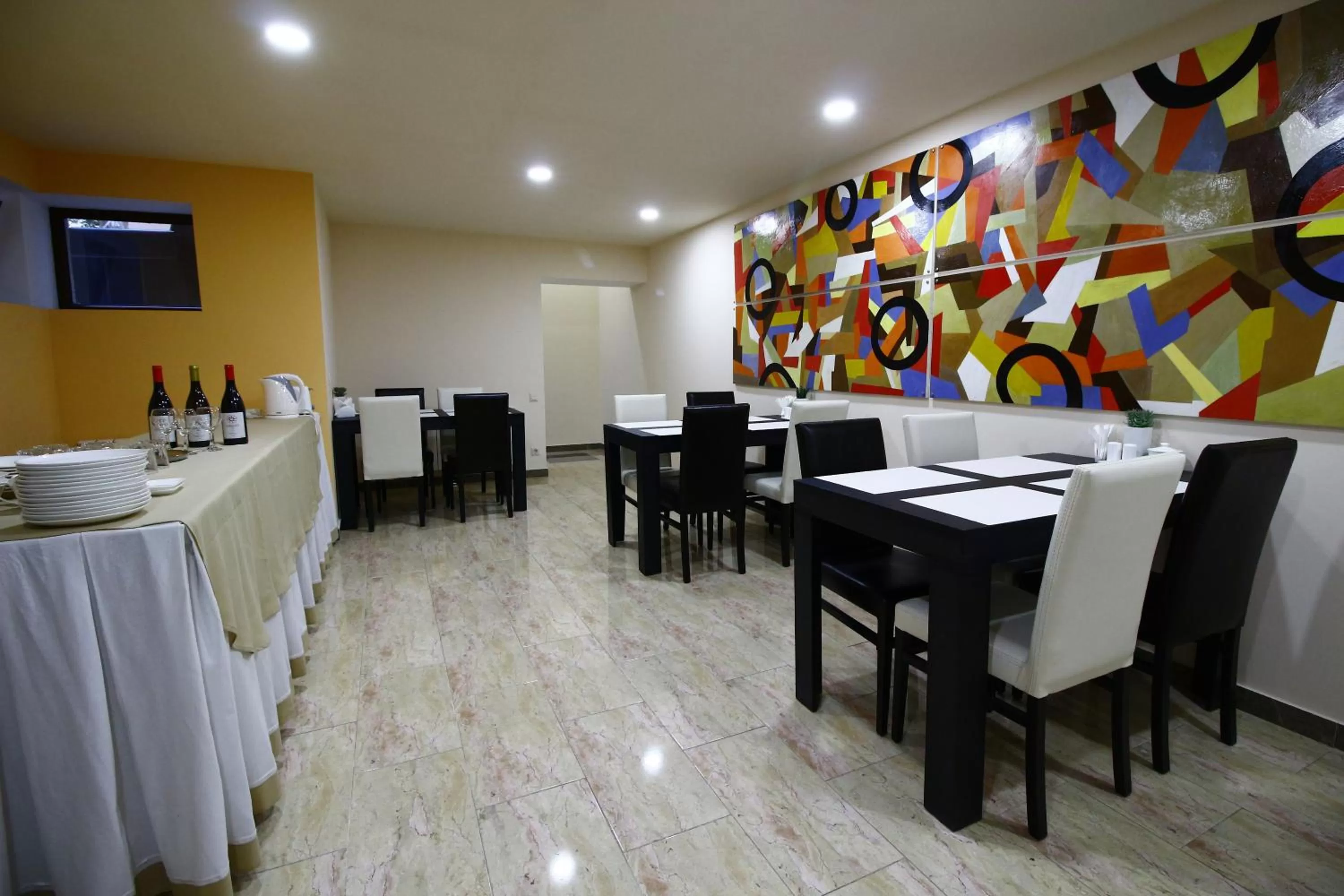 Restaurant/Places to Eat in Sani Hotel