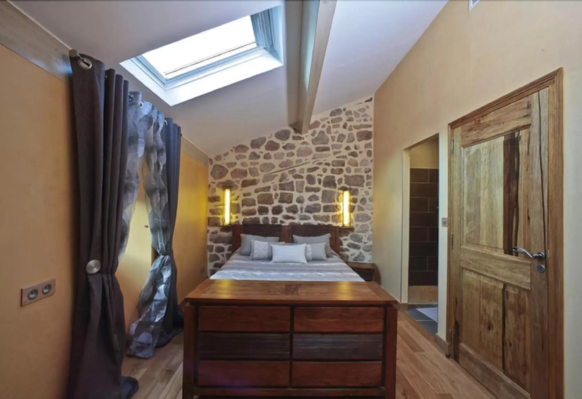 Double Room with Private Bathroom in Le Mas de Baume Double Room with Private Bathroom in Le Mas de Baume