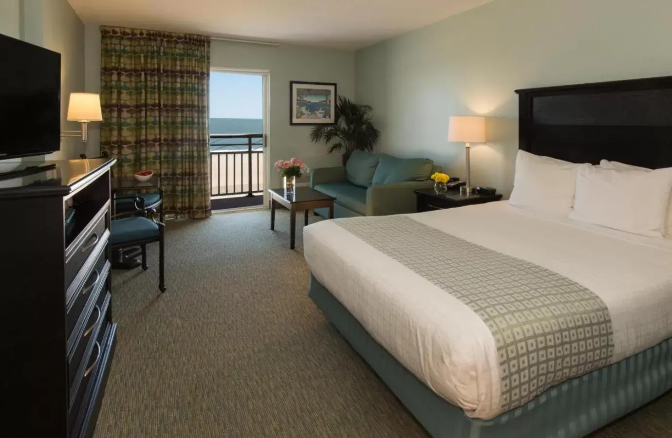 Ocean Front, DECK, 1 Queen Bed, Accessible w/ S-Sofa in Park Place Hotel Ocean Front, DECK, 1 Queen Bed, Accessible w/ S-Sofa in Park Place Hotel
