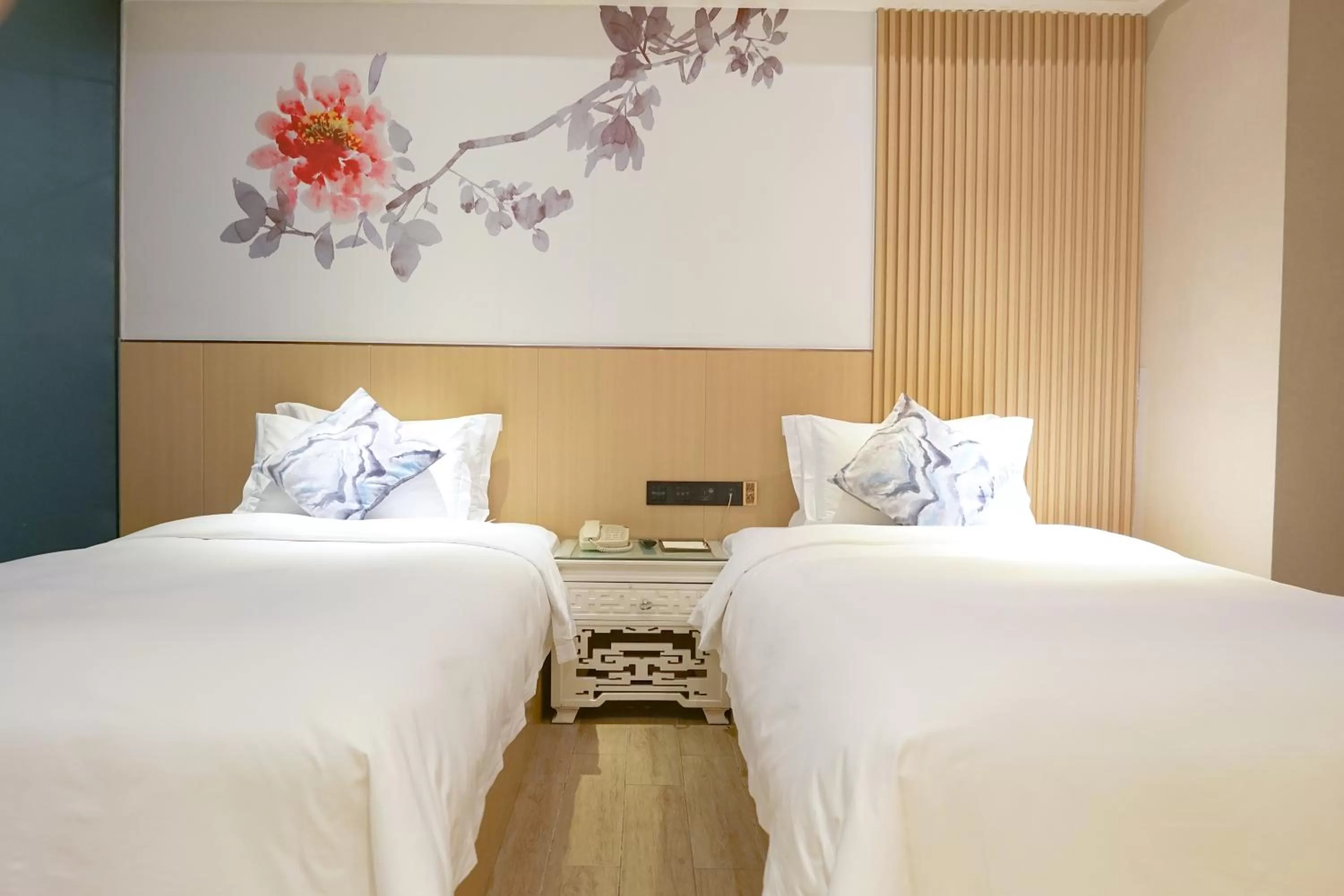 Bed in Paco Hotel Tiyuxilu Metro Guangzhou-Free Shuttle Bus fir Canton Fair