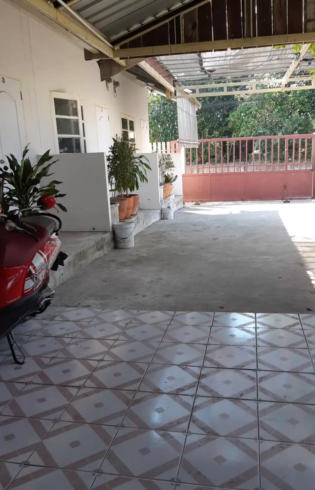 Budget Triple Room with Fan in Pakchong hostel & wildlife tour Budget Triple Room with Fan in Pakchong hostel & wildlife tour