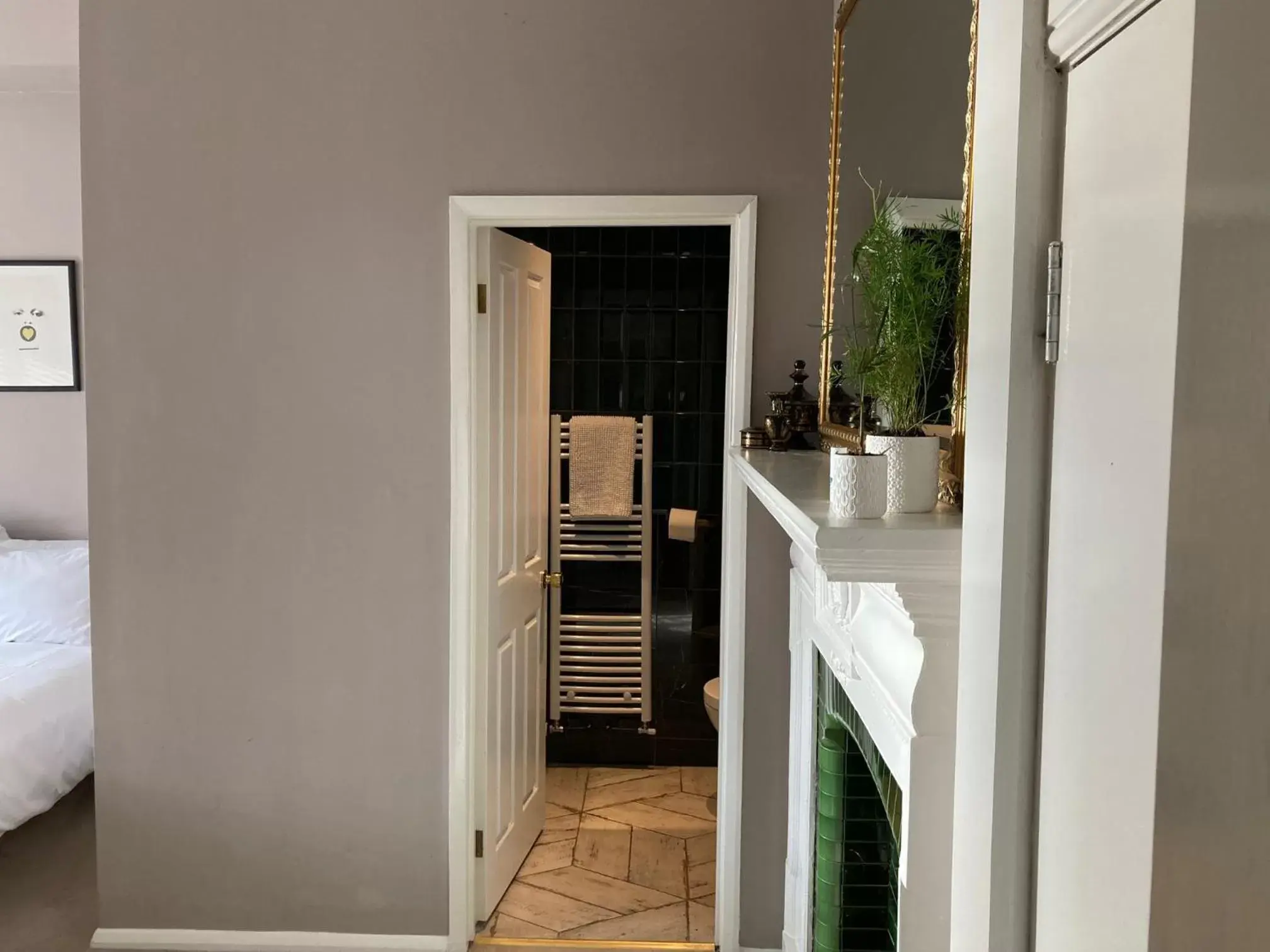 King Room with Sea View in 15 Grosvenor King Room with Sea View in 15 Grosvenor