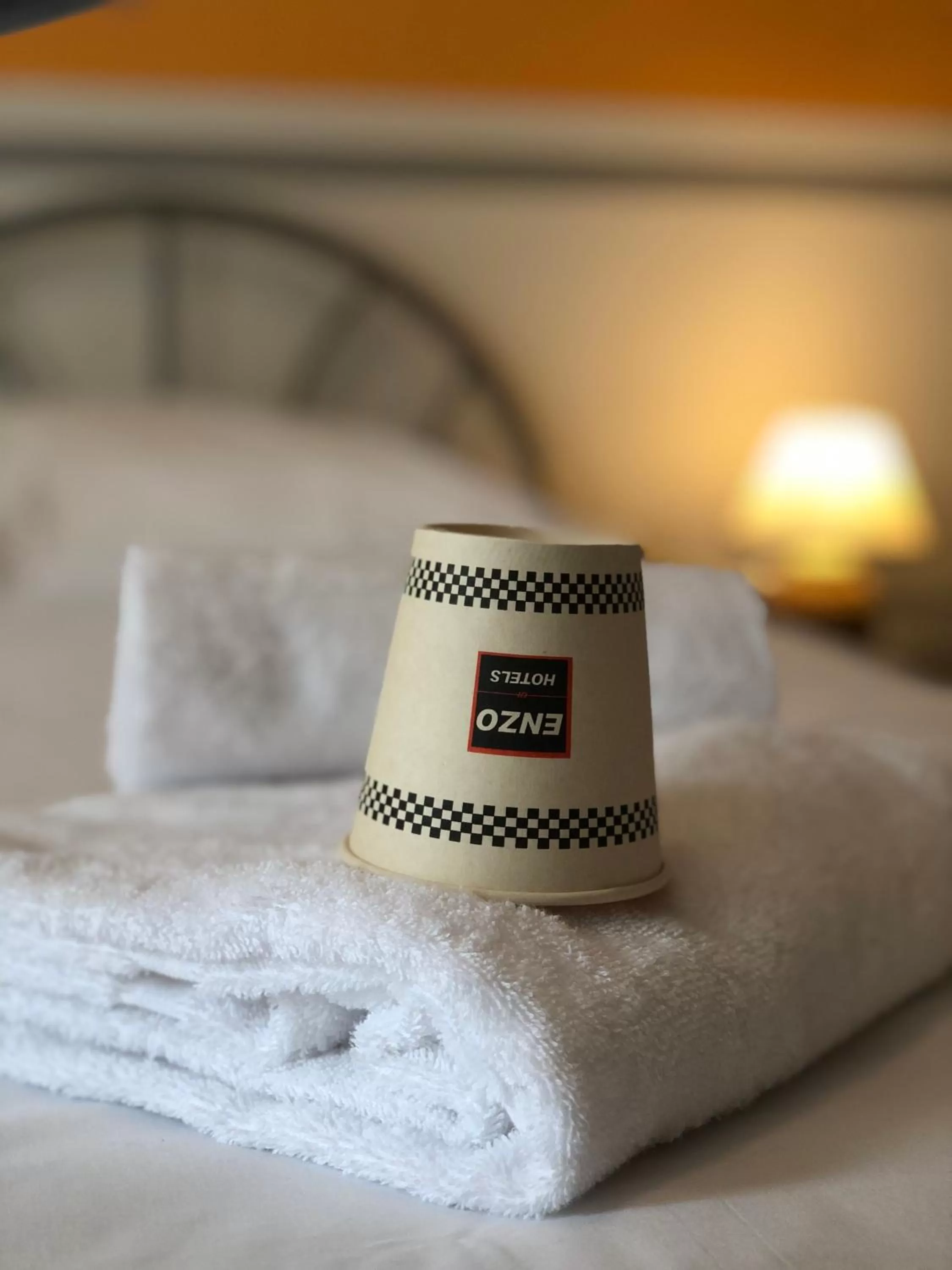 Bed in Enzo Hotels Neufchâteau by Kyriad Direct