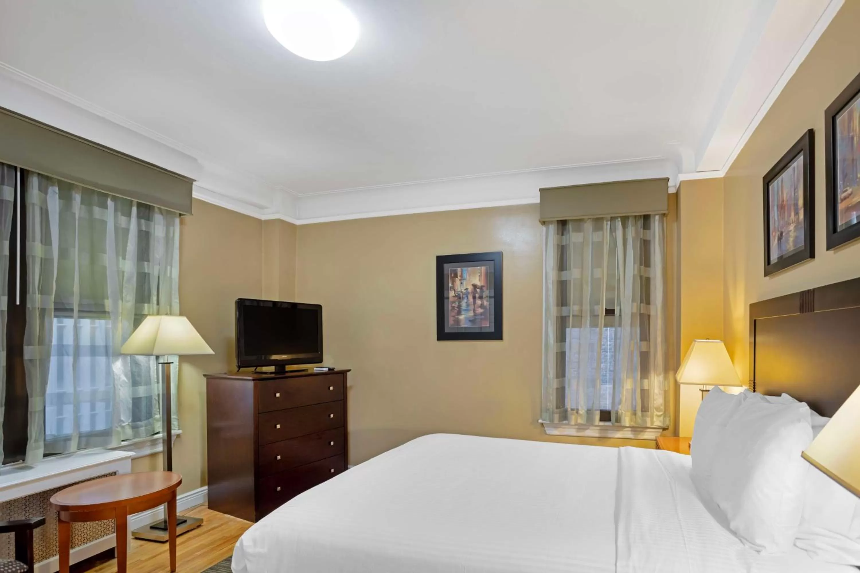 Bedroom, Bed in Best Western Plus Hospitality House Suites