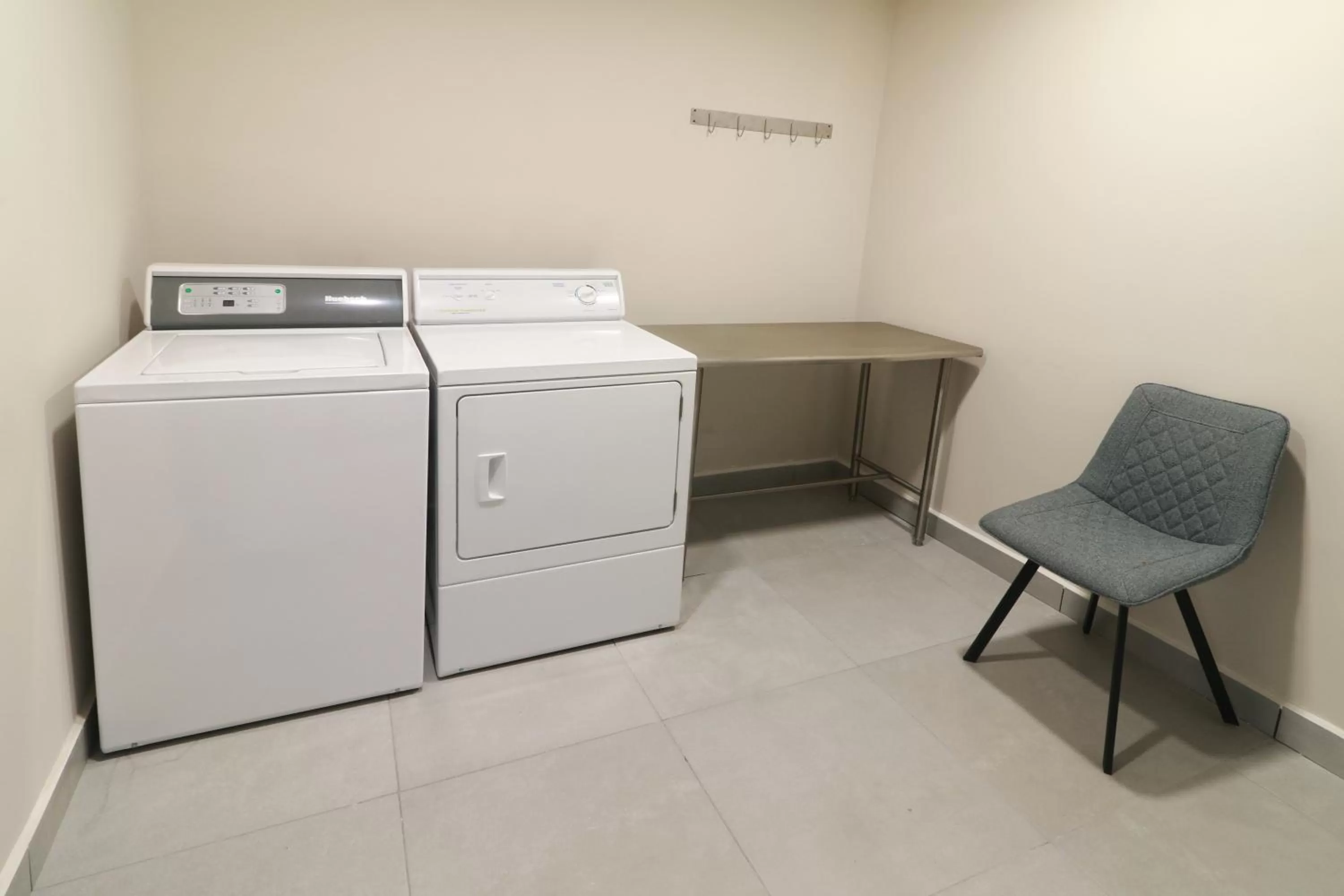 laundry in Holiday Inn Express - Monterrey - Fundidora by IHG